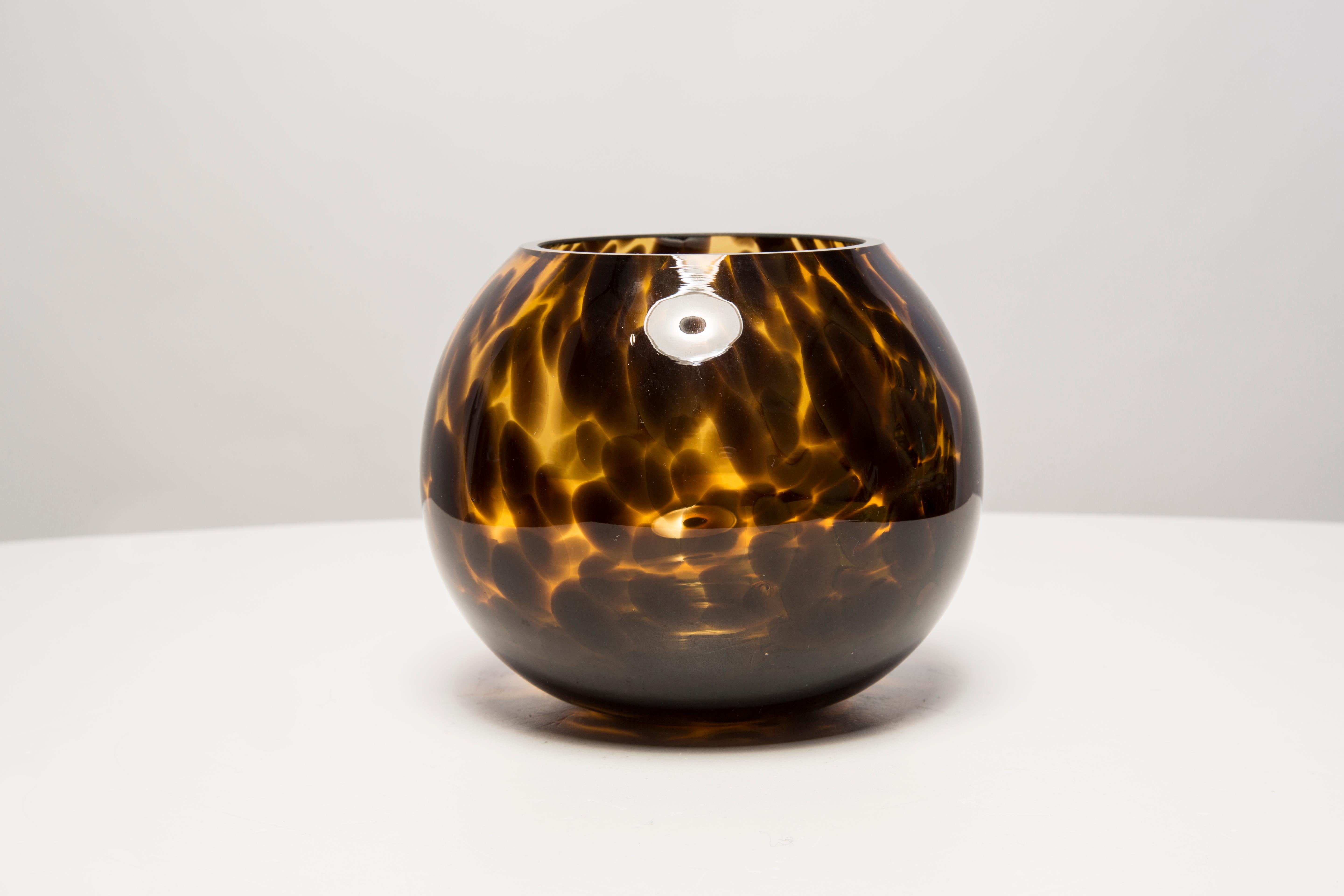 Vintage Leopard Small Brown Vase, 20th Century, Europe, 1960s In Good Condition For Sale In 05-080 Hornowek, PL