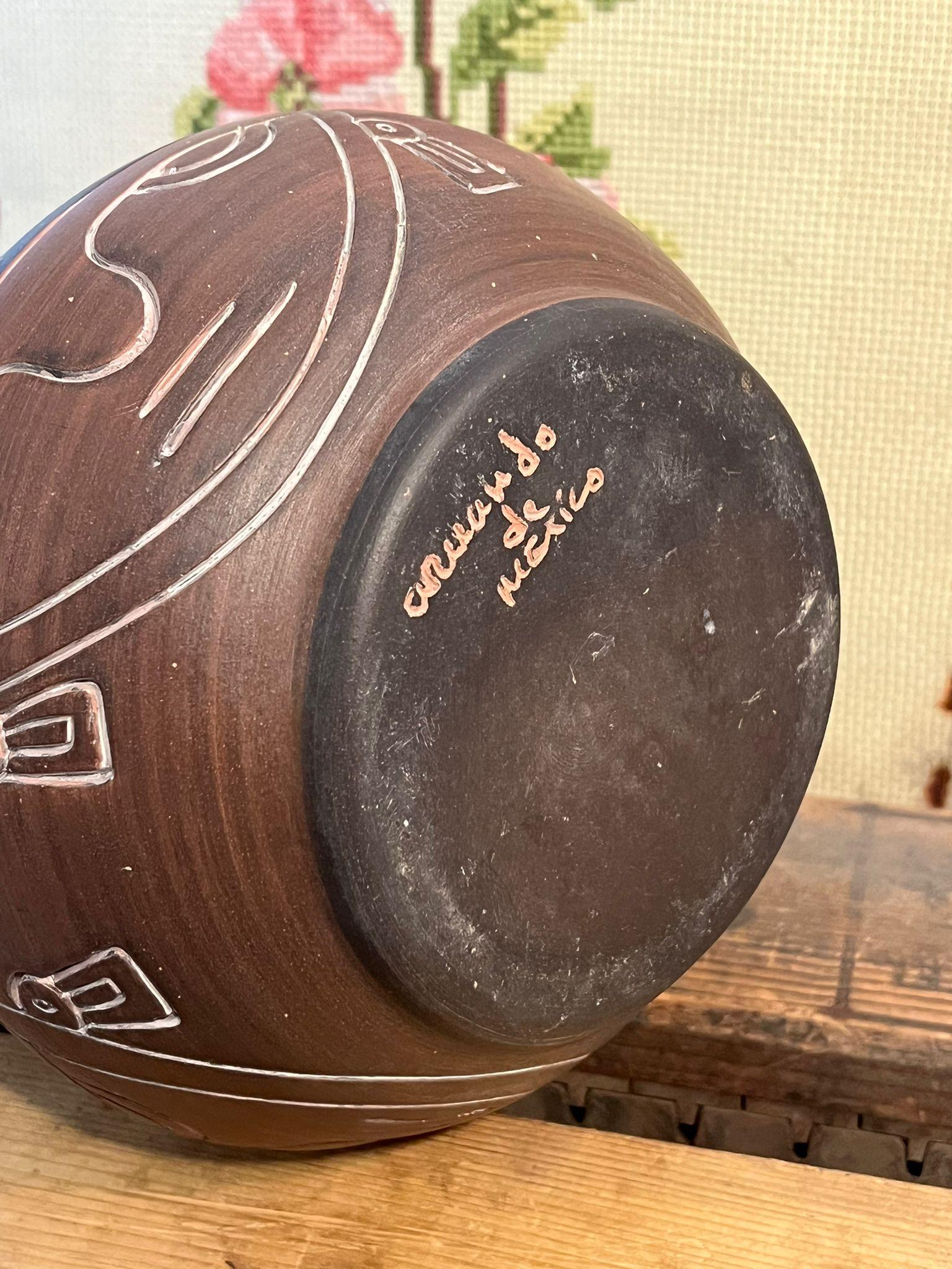 Fin du 20e siècle Vase d'art populaire Leopoldo de Mexico Aztec Mayan rouge argile en vente