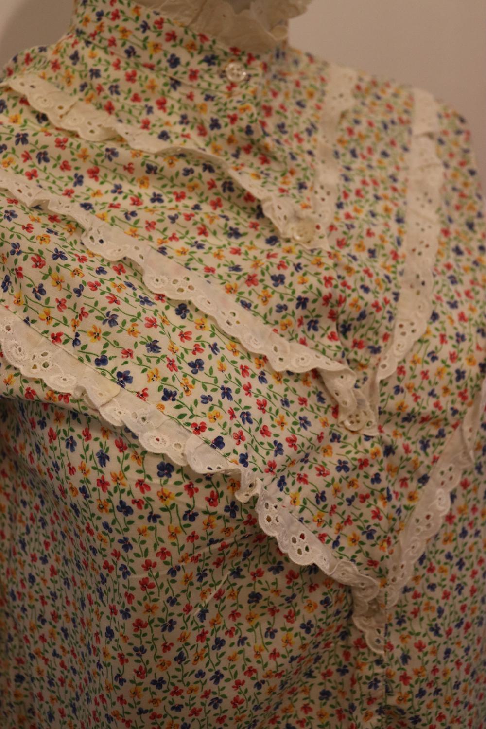 Vintage Les Amis , Firenze Floral Blouse with Broderie Anglaise Detail For Sale 5