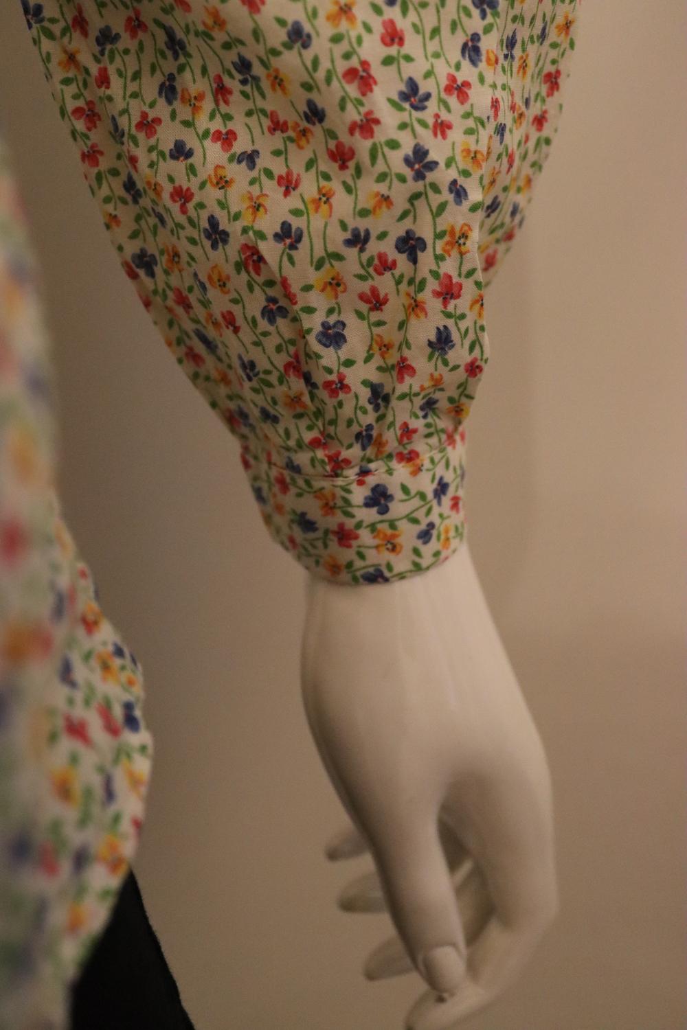 Vintage Les Amis , Firenze Floral Blouse with Broderie Anglaise Detail For Sale 6