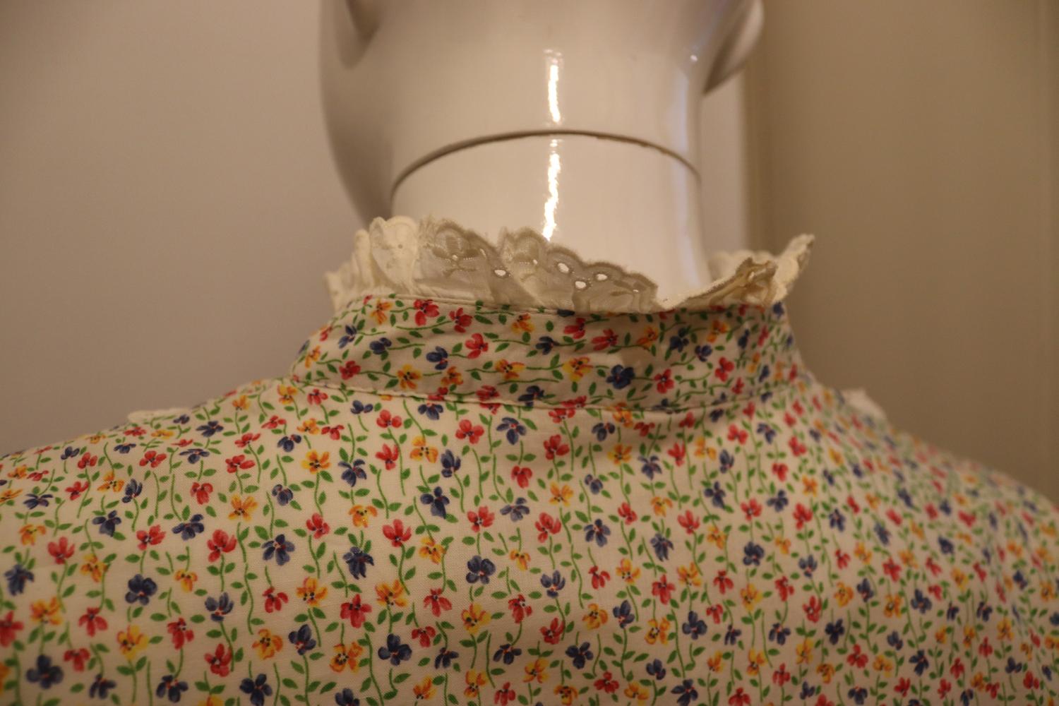Vintage Les Amis , Firenze Floral Blouse with Broderie Anglaise Detail For Sale 2