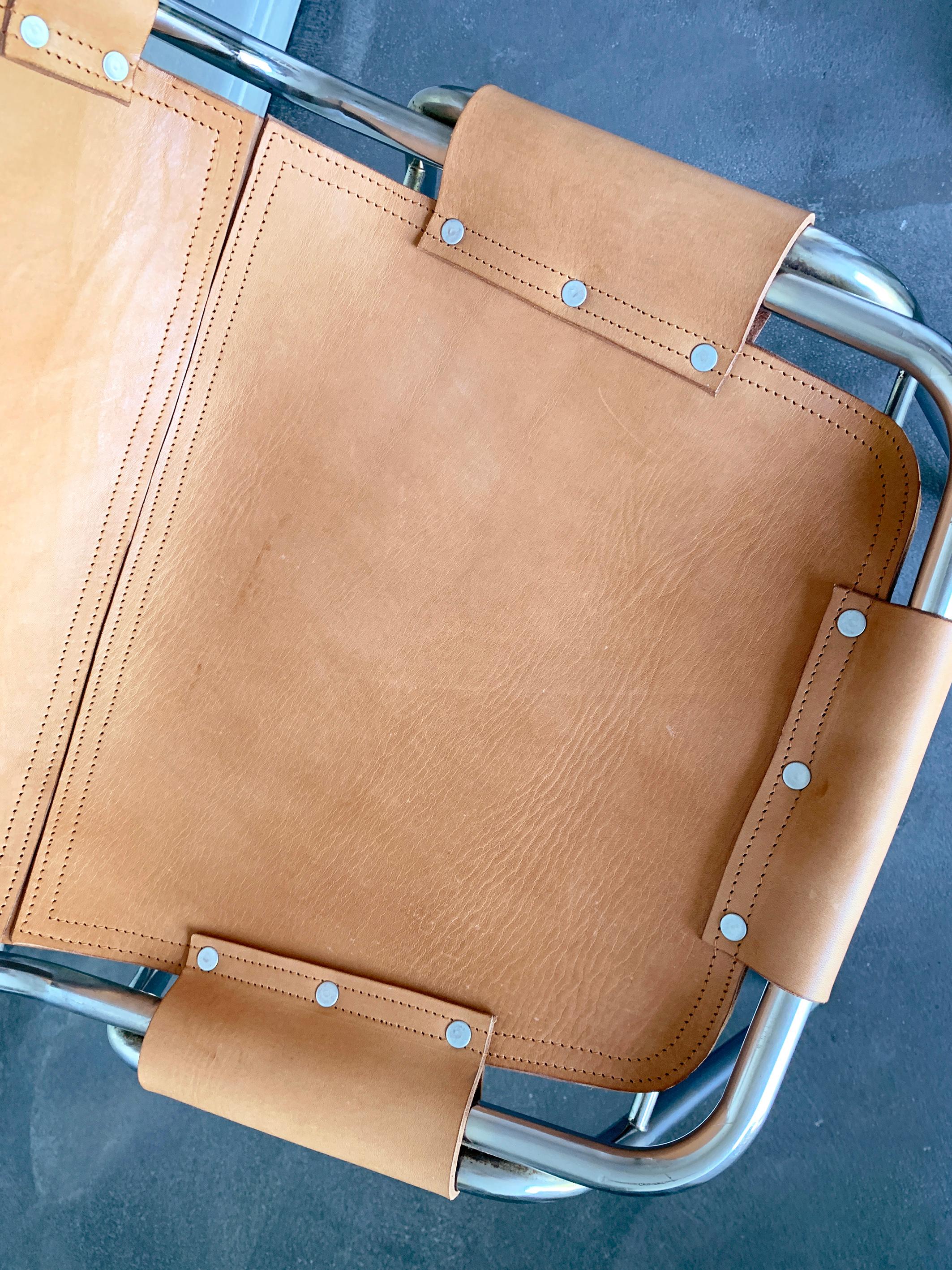 Chaise de salle à manger vintage Les Arcs sélectionnée par Charlotte Perriand, en cuir neuf, années 1960 en vente 4