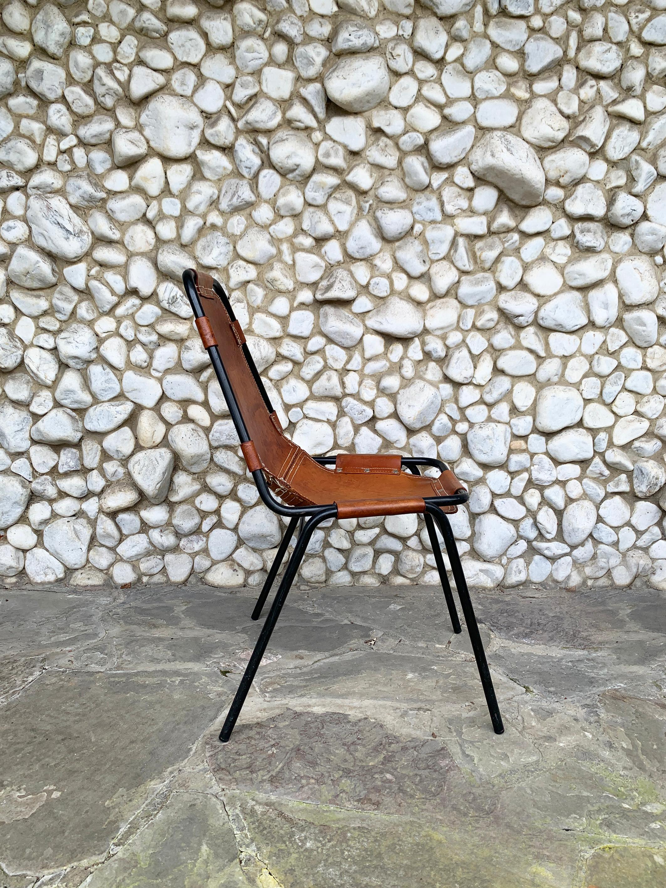 Vintage Les Arcs Dining Chair Selected by Charlotte Perriand patinated Leather In Fair Condition For Sale In Vorst, BE