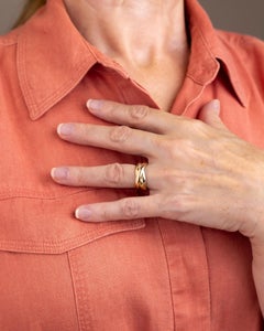 Vintage Les Must de Cartier Trinity Ring in 18 Karat Tri Coloured Gold