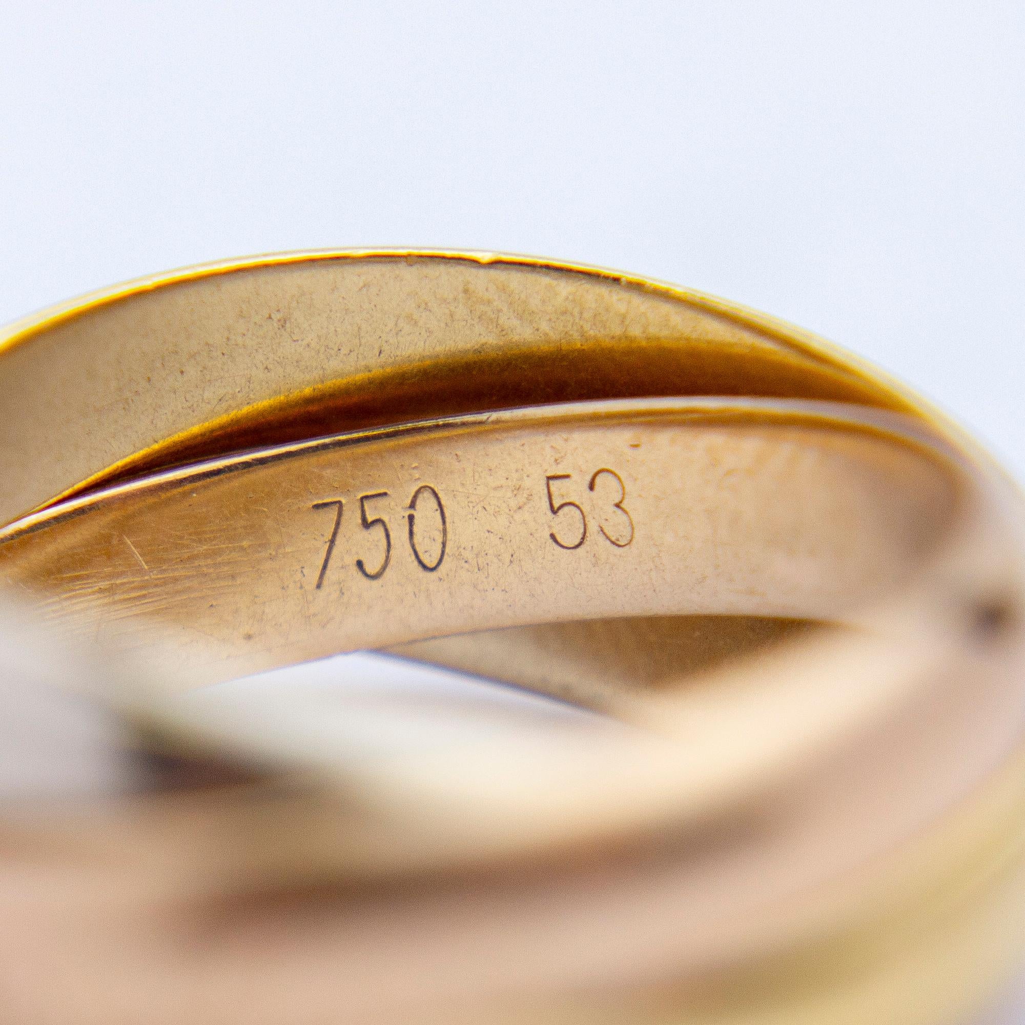 Vintage Les Must de Cartier Trinity Ring in 18 Karat Tri Coloured Gold In Good Condition For Sale In Brisbane City, QLD