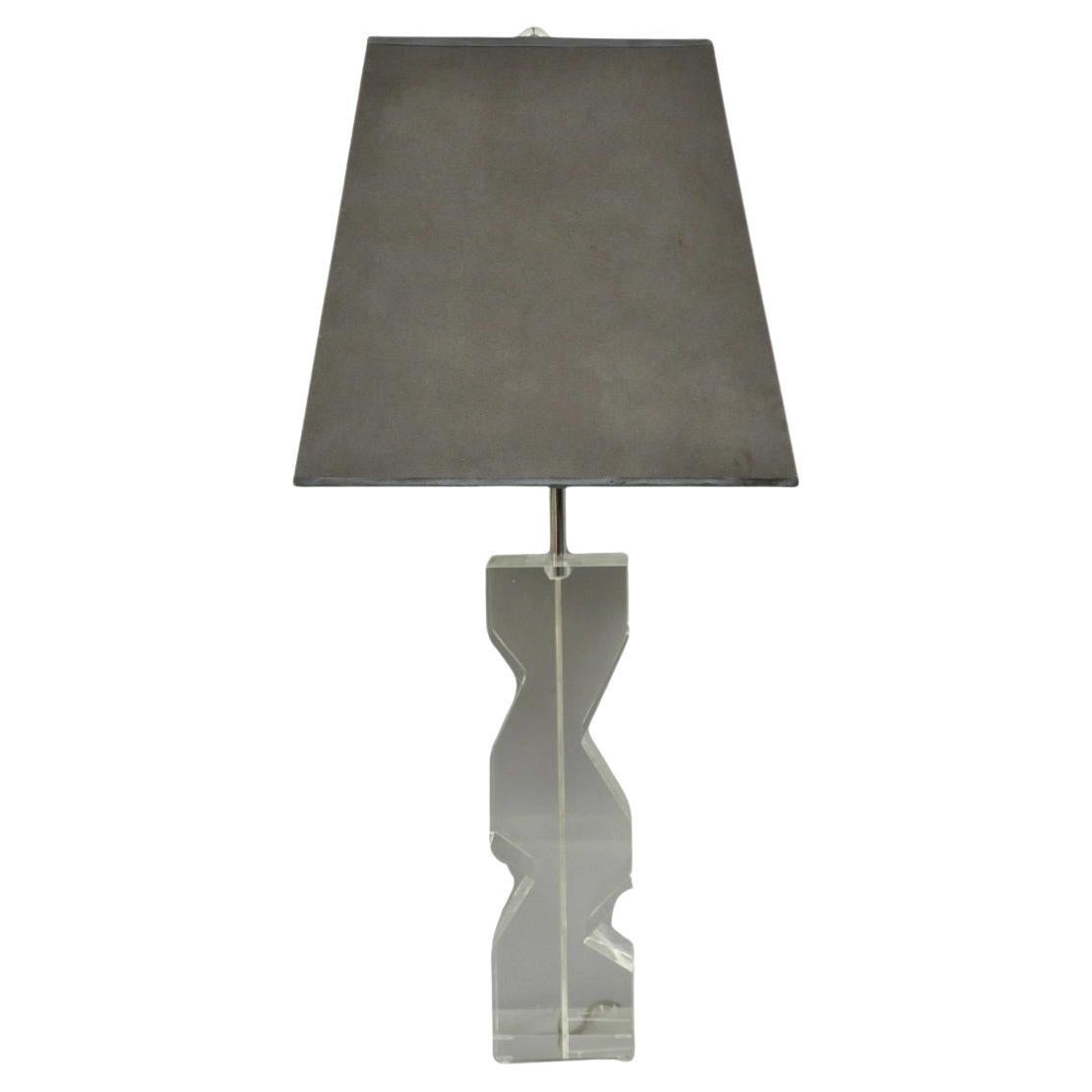 Lampada da tavolo Les Prismatiques d'epoca, firmata, in lucite, del metà del secolo scorso. in vendita