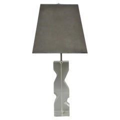 Lampada da tavolo Les Prismatiques d'epoca, firmata, in lucite, del metà del secolo scorso.
