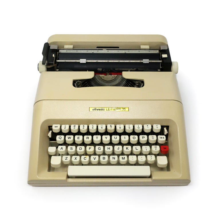 Mid-Century Modern Vintage Lettera 35 Typewriter by Mario Bellini for Olivetti, 1970s For Sale