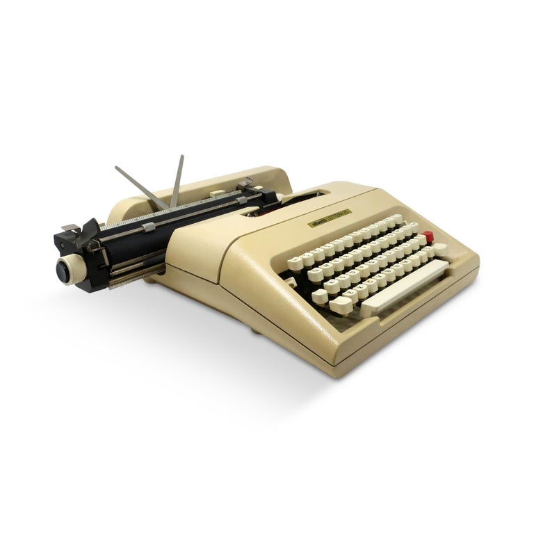 Italian Vintage Lettera 35 Typewriter by Mario Bellini for Olivetti, 1970s For Sale
