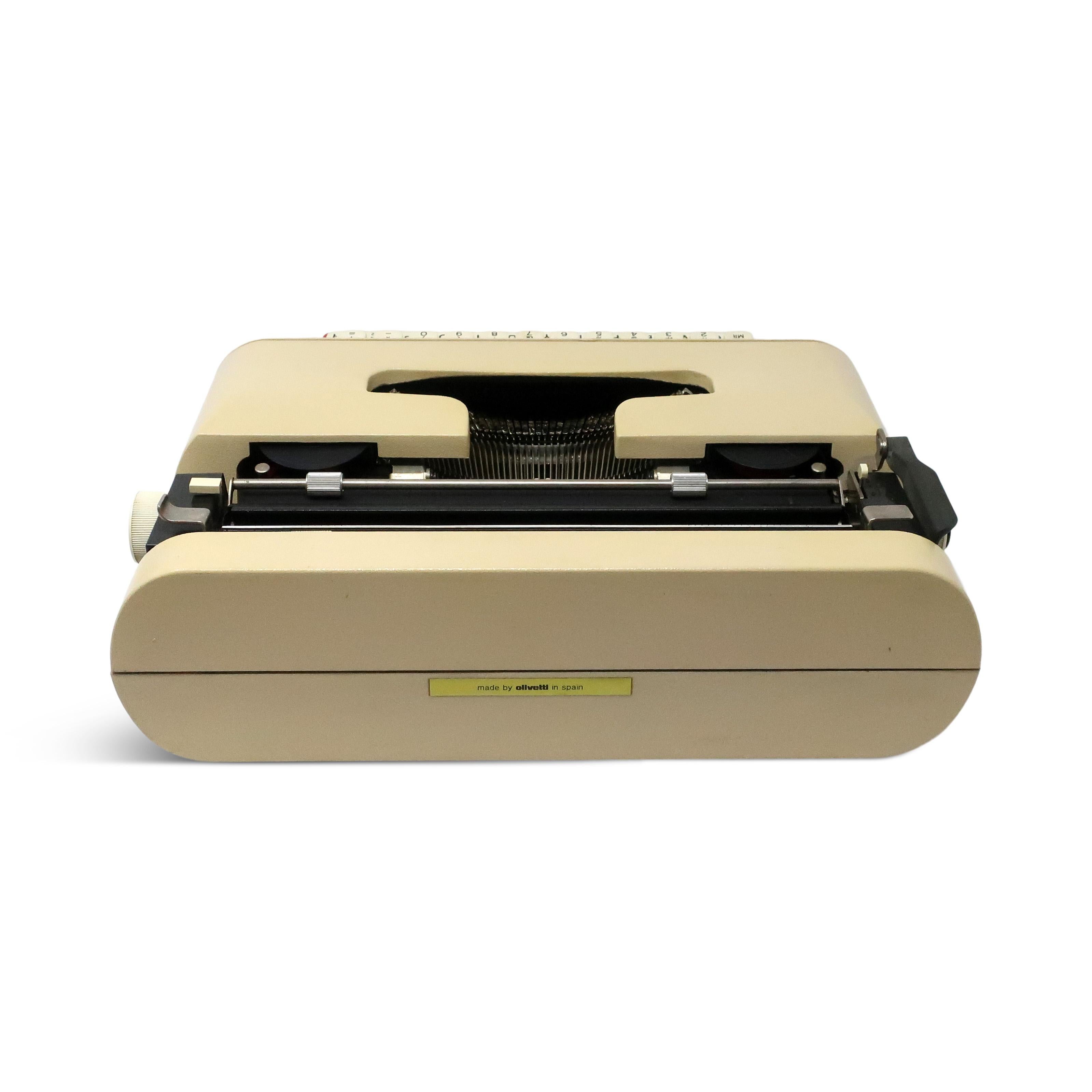 Mid-Century Modern Vintage Lettera 35 Typewriter by Mario Bellini for Olivetti, 1970s