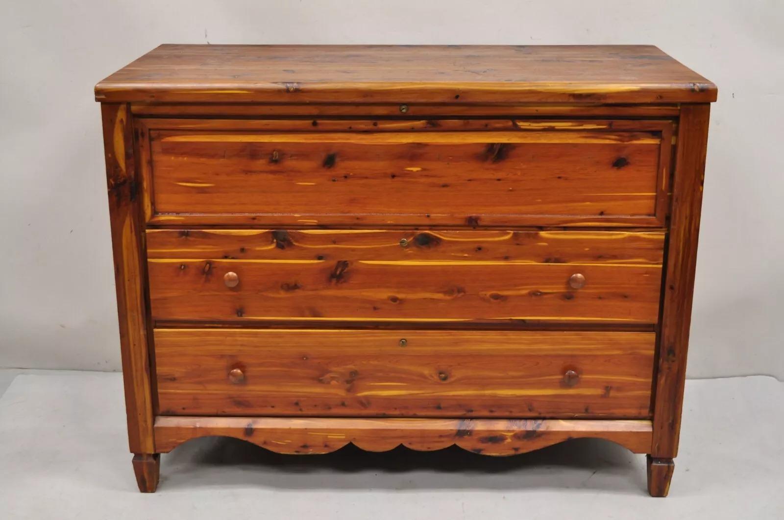 Vintage Lewis & Conger Pine Wood Cedar Lined Blanket Chest Of Drawers Dresser. Item features 2 drawers, shallow blanket chest top, side handles, solid pine wood construction, cedar lined throughout, unlocked, no key. Circa Mid 20th Century.