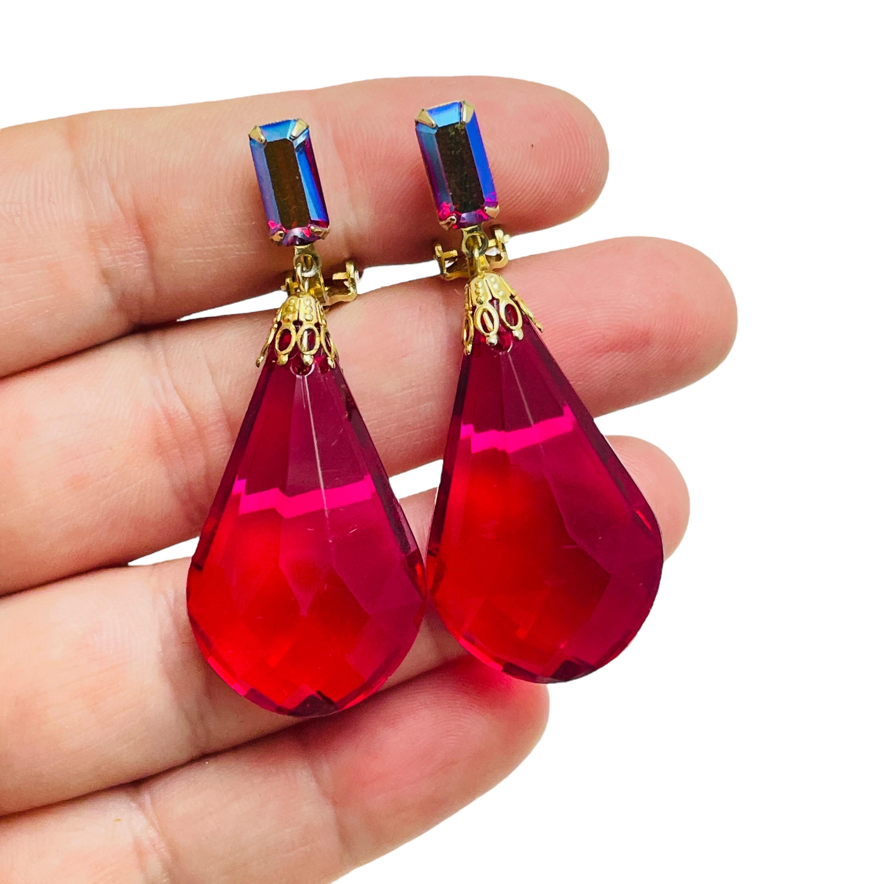Women's Vintage LEWIS SEGAL signed gold tone fuchsia pink designer clip on earrings For Sale