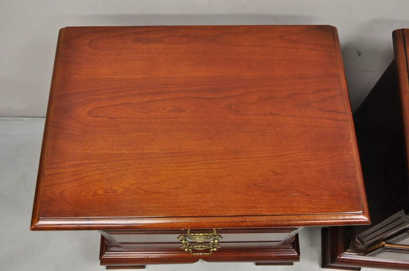 Vintage Lexington Chippendale-Nachttische aus Kirschbaumholz im Vintage-Stil, ein Paar 1