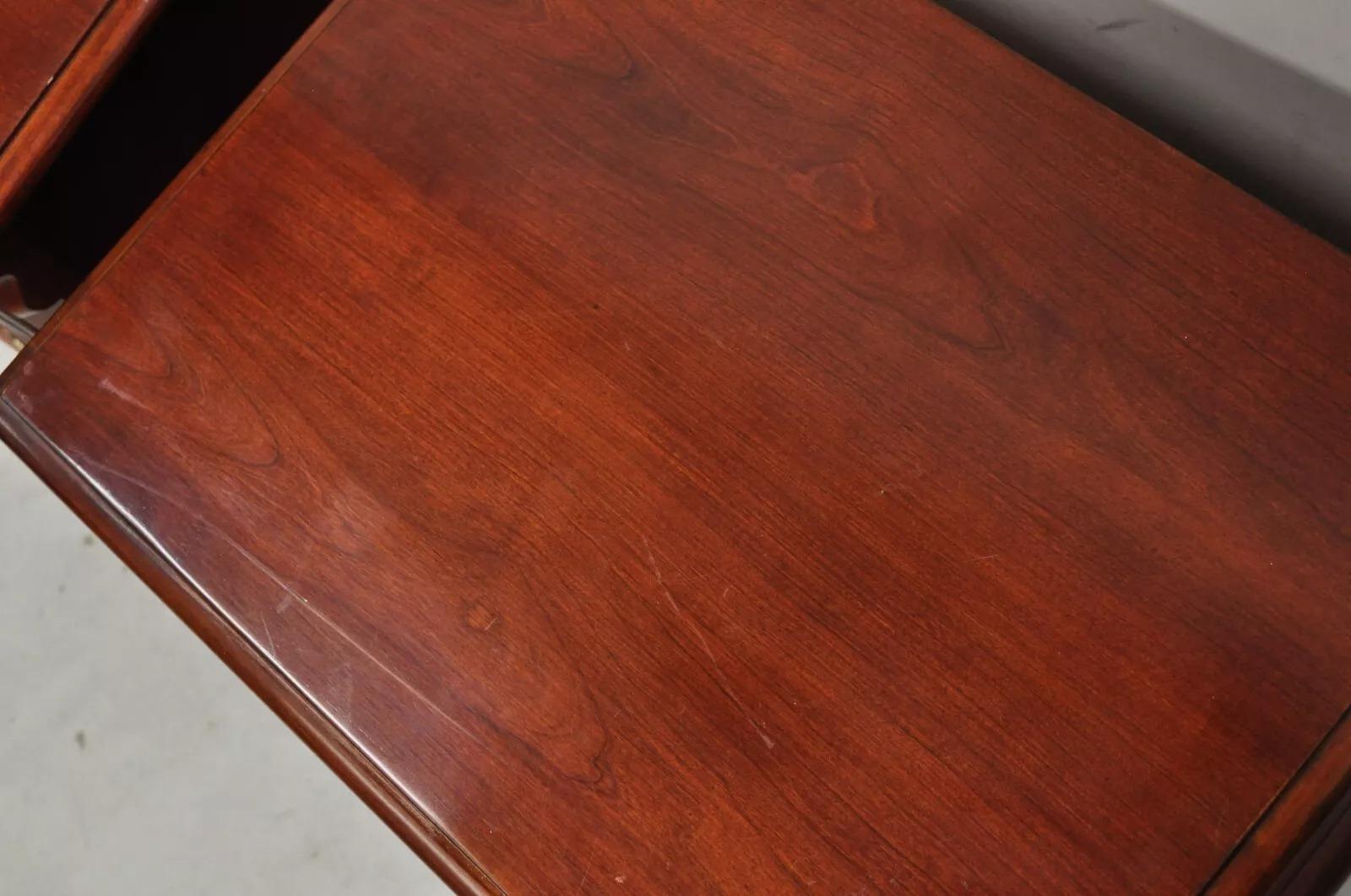 Vintage Lexington Chippendale-Nachttische aus Kirschbaumholz im Vintage-Stil, ein Paar 3