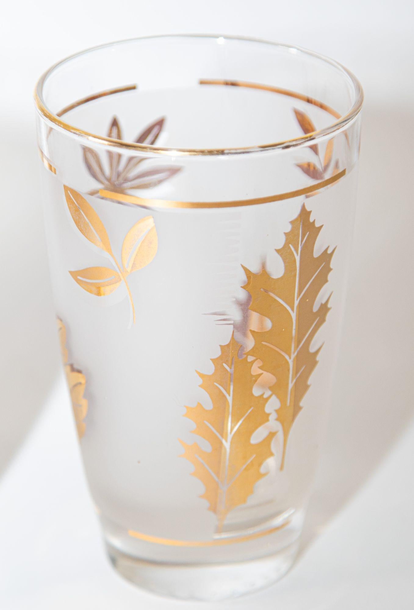 Vintage Libbey Frosted & Golden Foliage Cocktail Glasses, Set of 4 In Good Condition For Sale In North Hollywood, CA