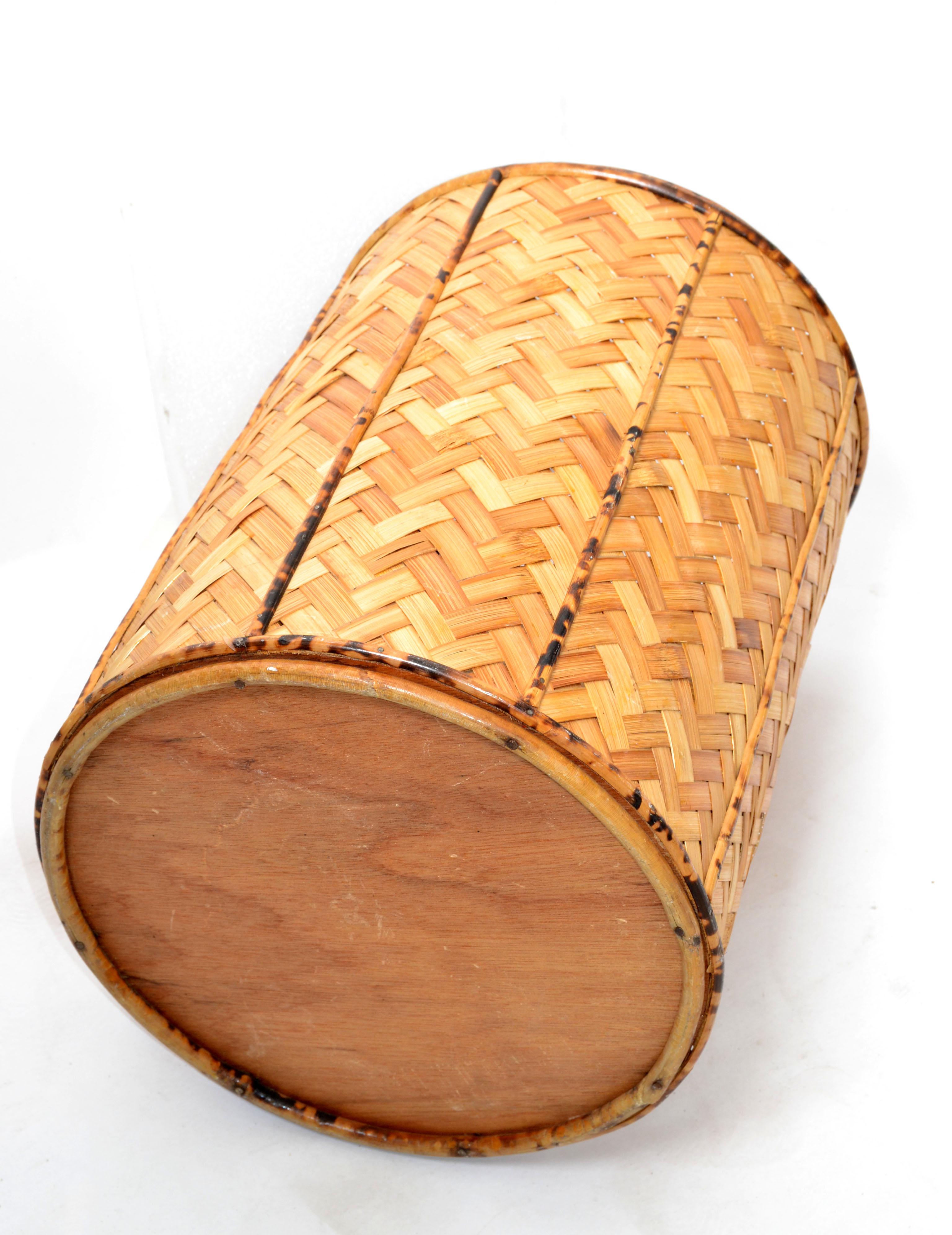 Vintage Lidded Basket Handmade Bamboo & Handwoven Rattan Hong Kong Asian Modern For Sale 5