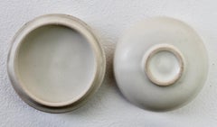 Ciotola o piatto con coperchio Vintage Studio Pottery UFO Organic Biomorphic Fossil Shell