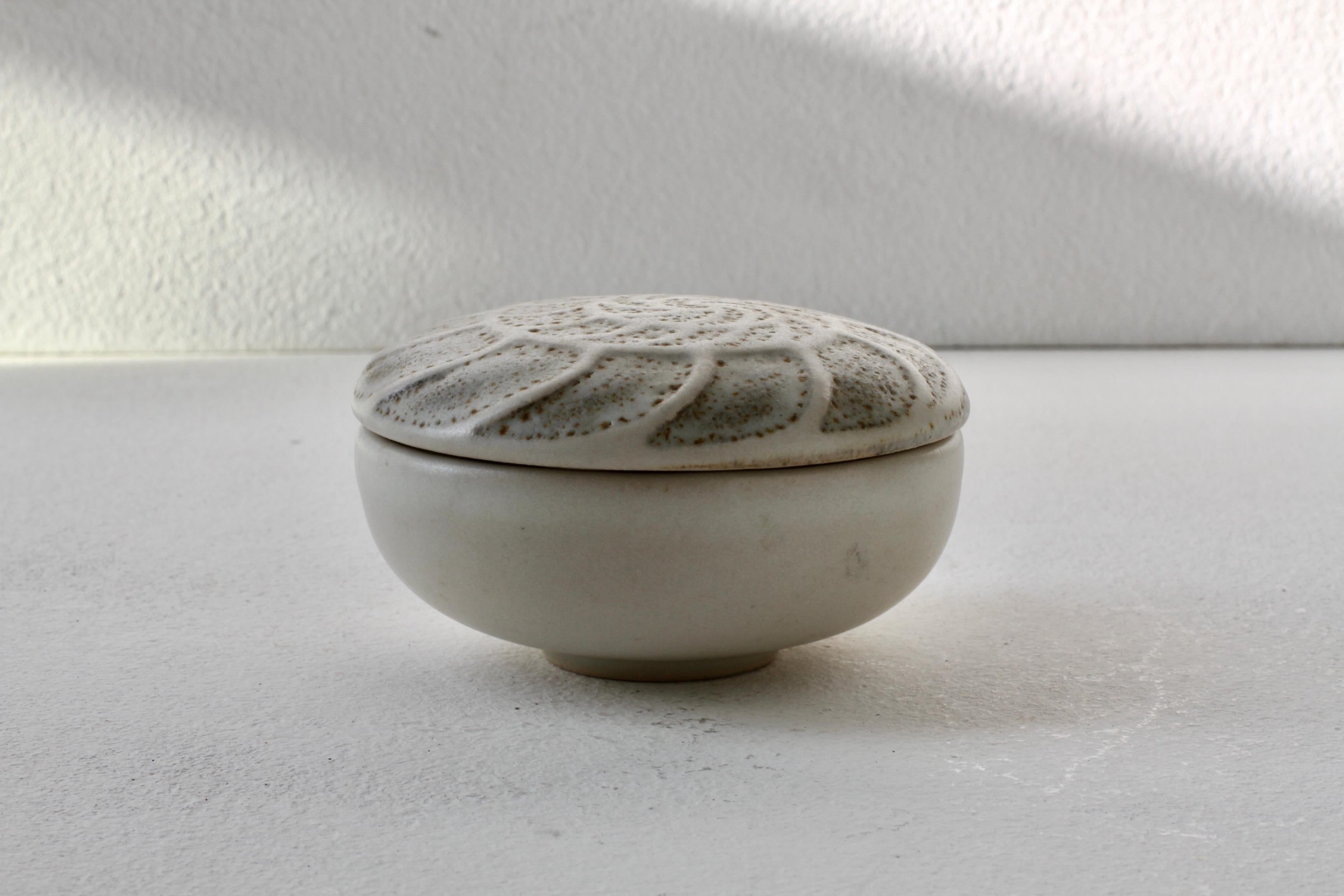 Clay Vintage Lidded Studio Pottery UFO Organic Biomorphic Fossil Shell Bowl or Dish For Sale