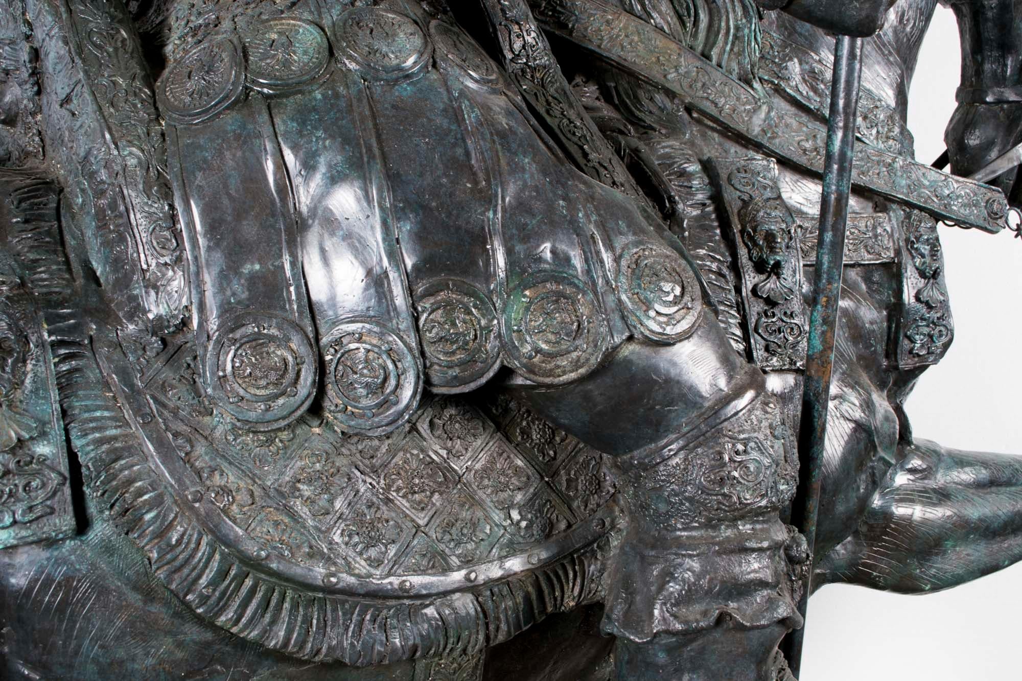 Vintage Life Size Bronze Roman Armoured Cavalry Officer on Horseback 20th C en vente 8