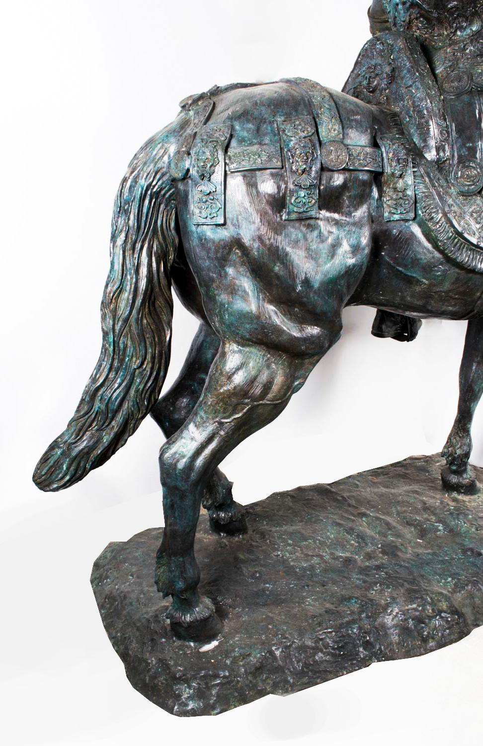 Vintage Life Size Bronze Roman Armoured Cavalry Officer on Horseback 20th C en vente 10
