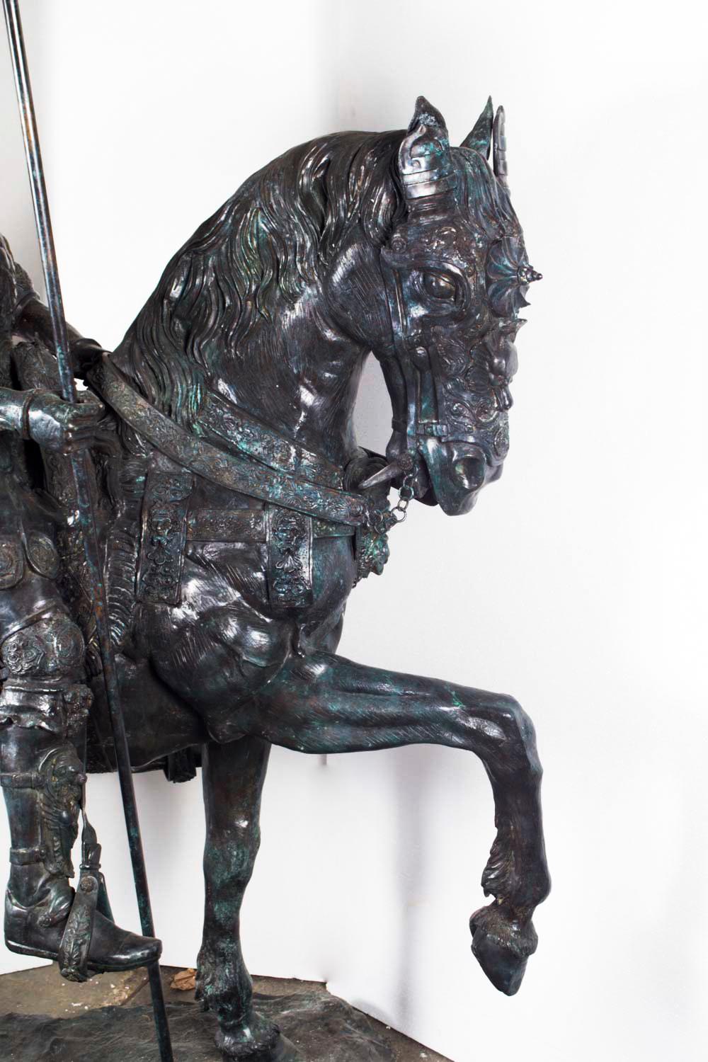 Vintage Life Size Bronze Roman Armoured Cavalry Officer on Horseback 20th C en vente 2