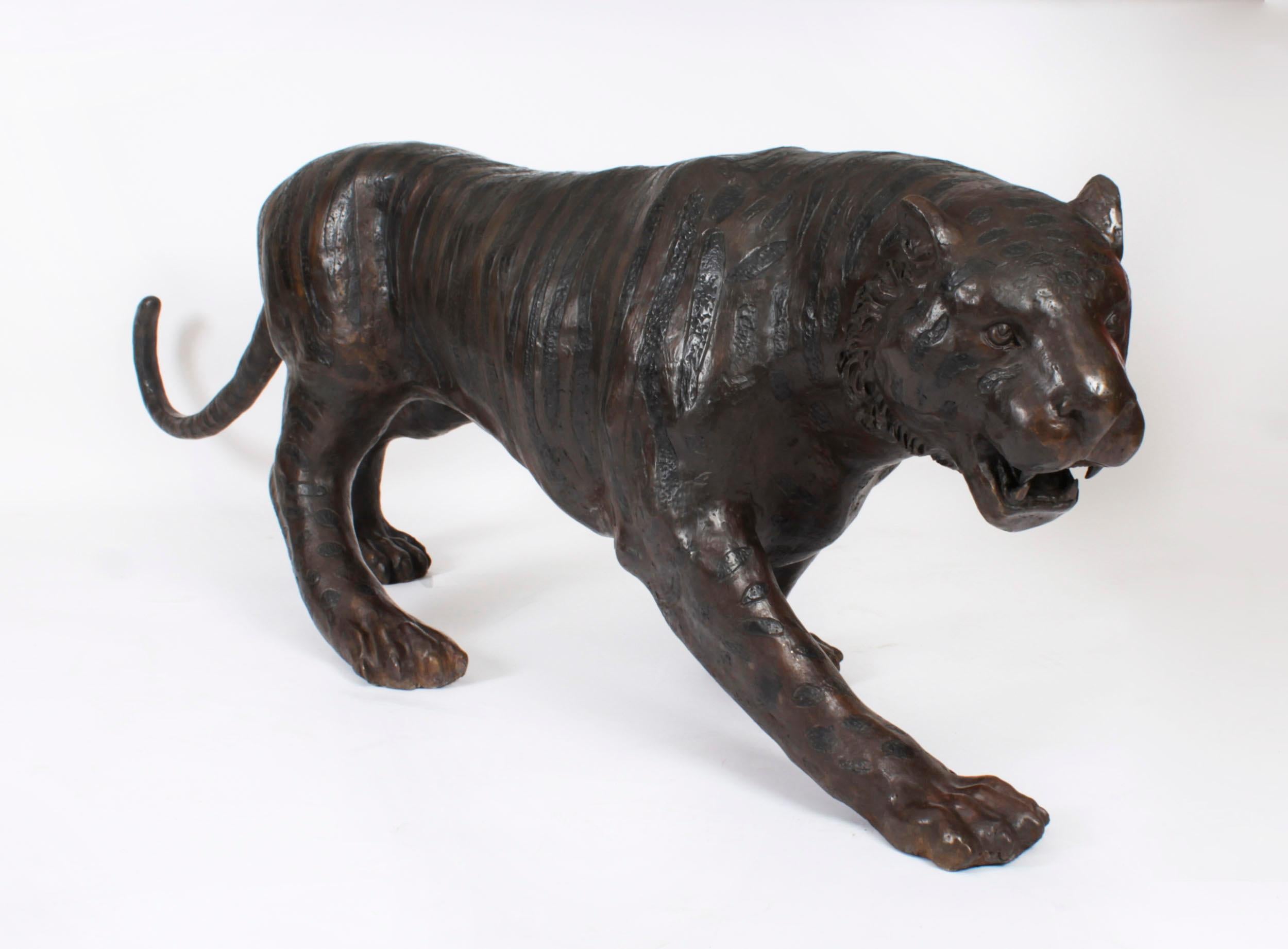 Tigre en bronze grandeur nature Vintage 20ème siècle en vente 5
