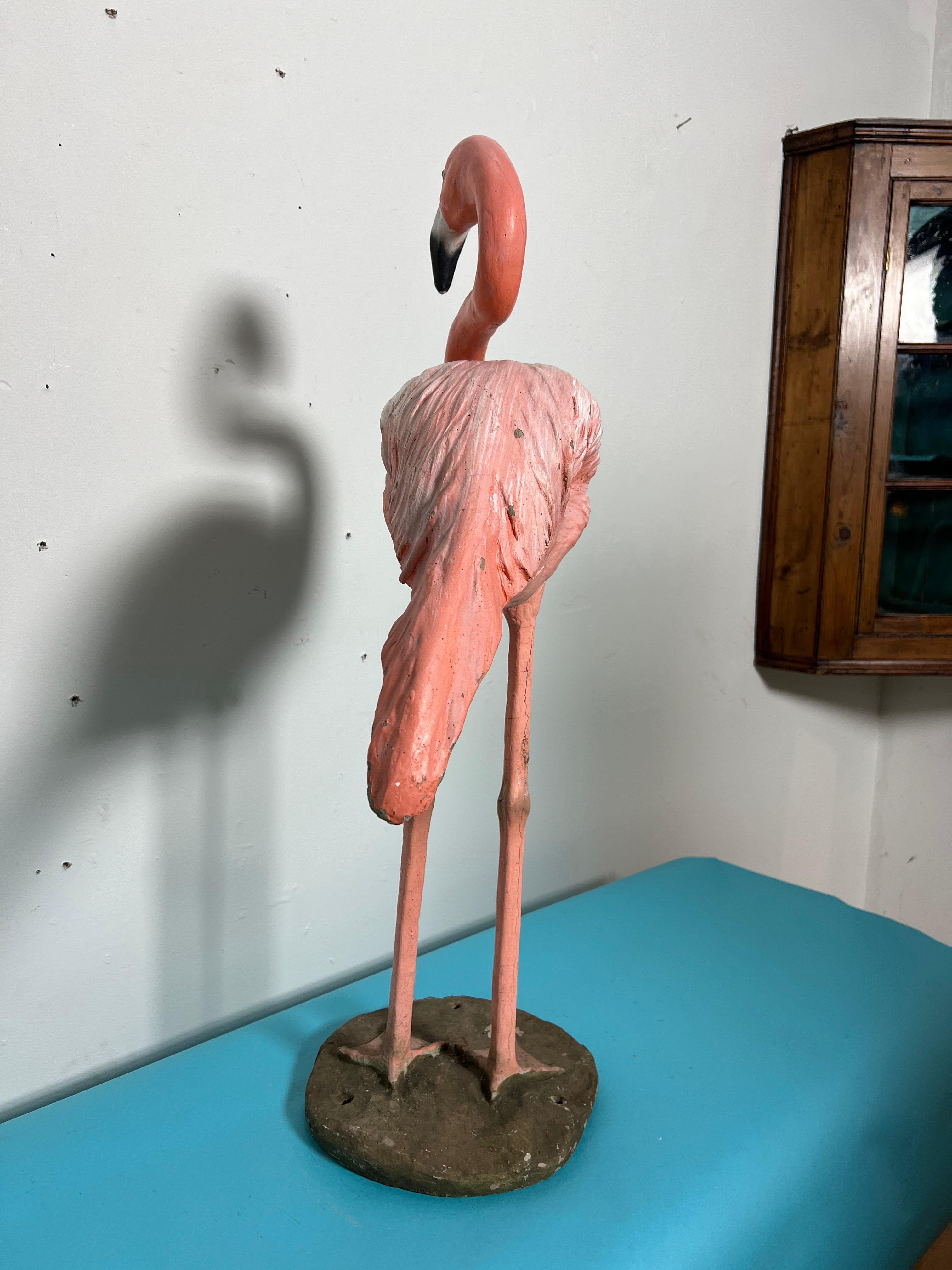 Vintage Lebensgroßer gegossener Stein Rosa Flamingo Ca. 1950s im Zustand „Gut“ im Angebot in Peabody, MA