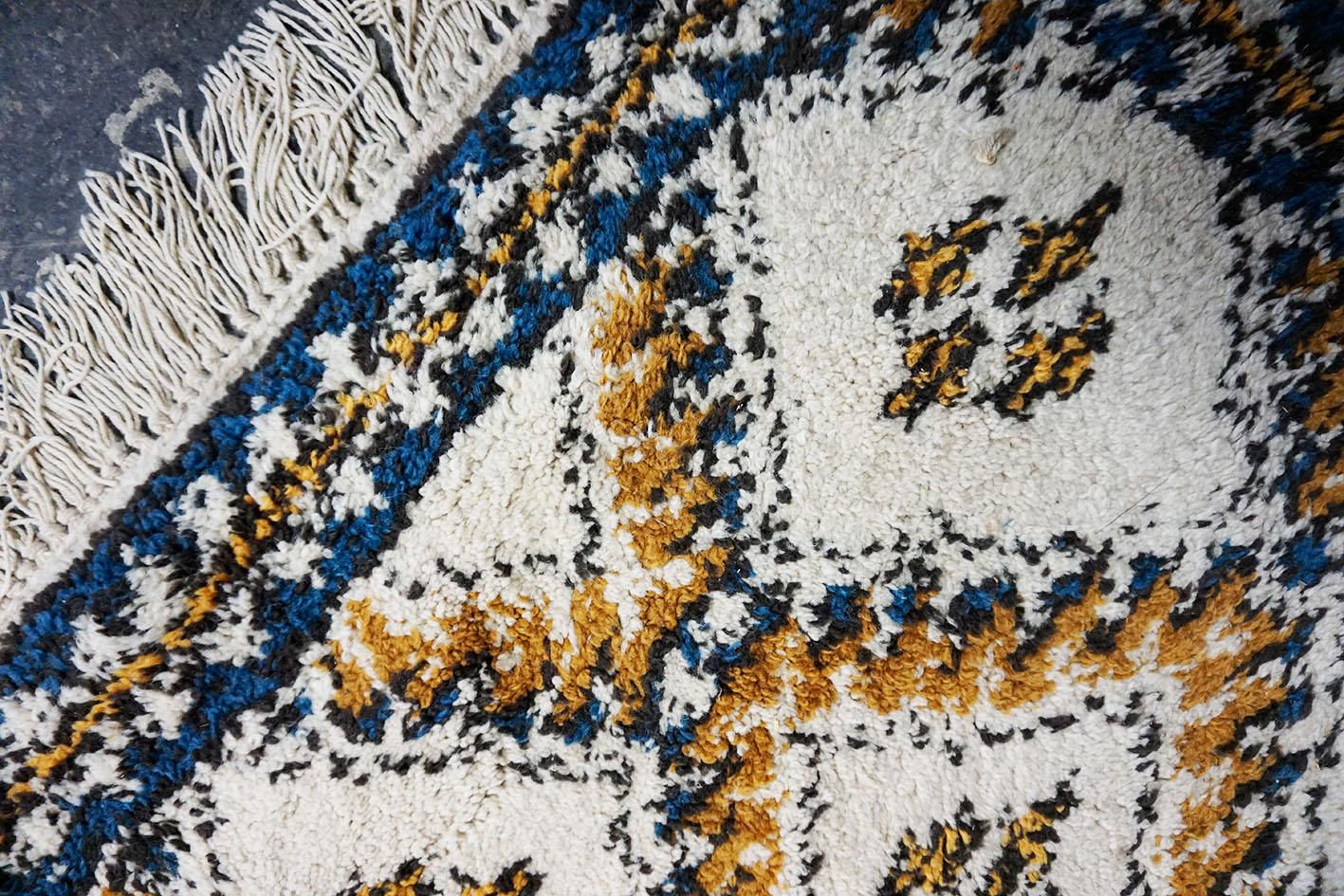 Hand-Woven Vintage Light Beige and Blue Moroccan Handwoven Wool Rug For Sale