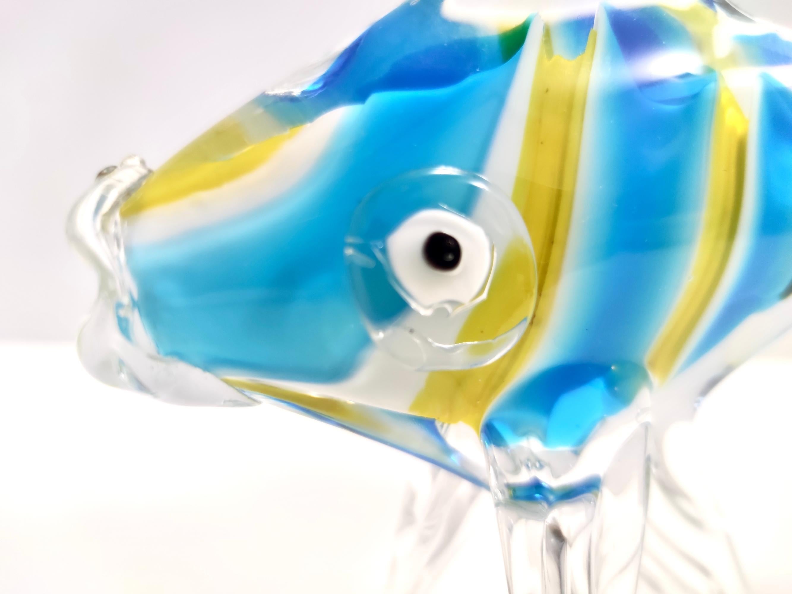 Vintage Light Blue and Yellow Blown Murano Glass Fish Decorative Figurine, Italy In Excellent Condition For Sale In Bresso, Lombardy
