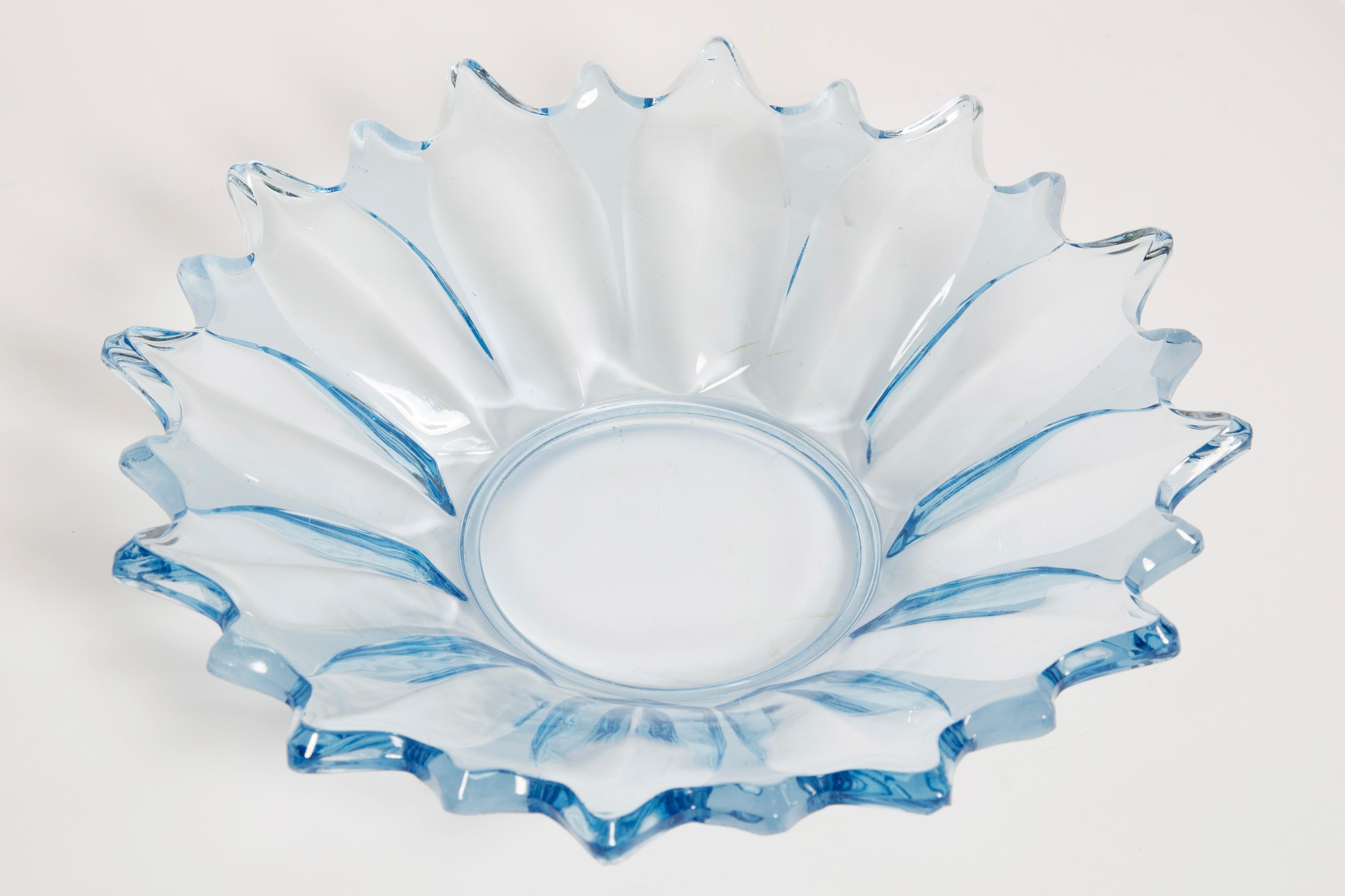 Vintage Light Blue Decorative Glass Plate, Italy, 1960s In Excellent Condition For Sale In 05-080 Hornowek, PL