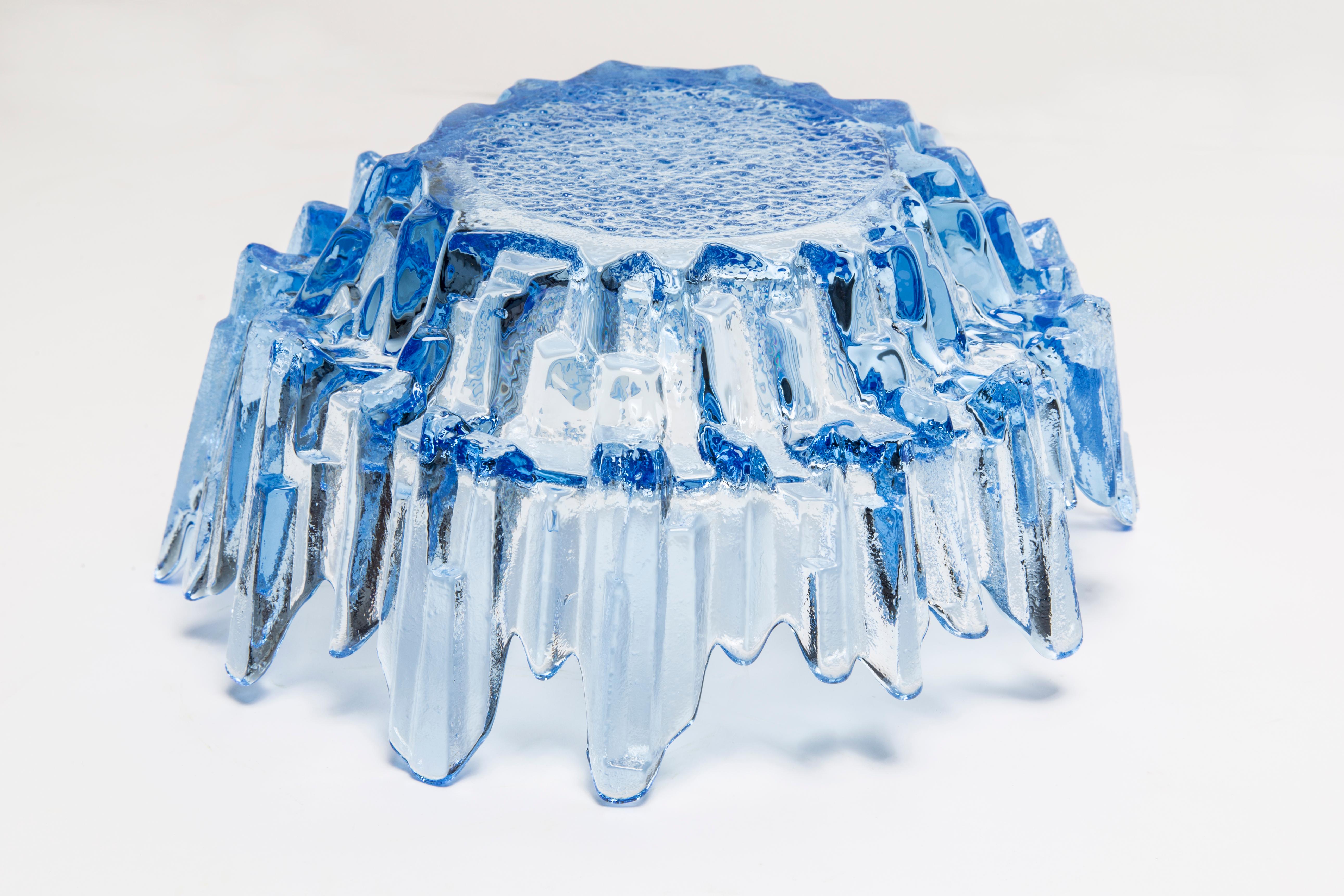 Vintage Light Blue Decorative Ice Glass Plate, Italy, 1960s For Sale 4