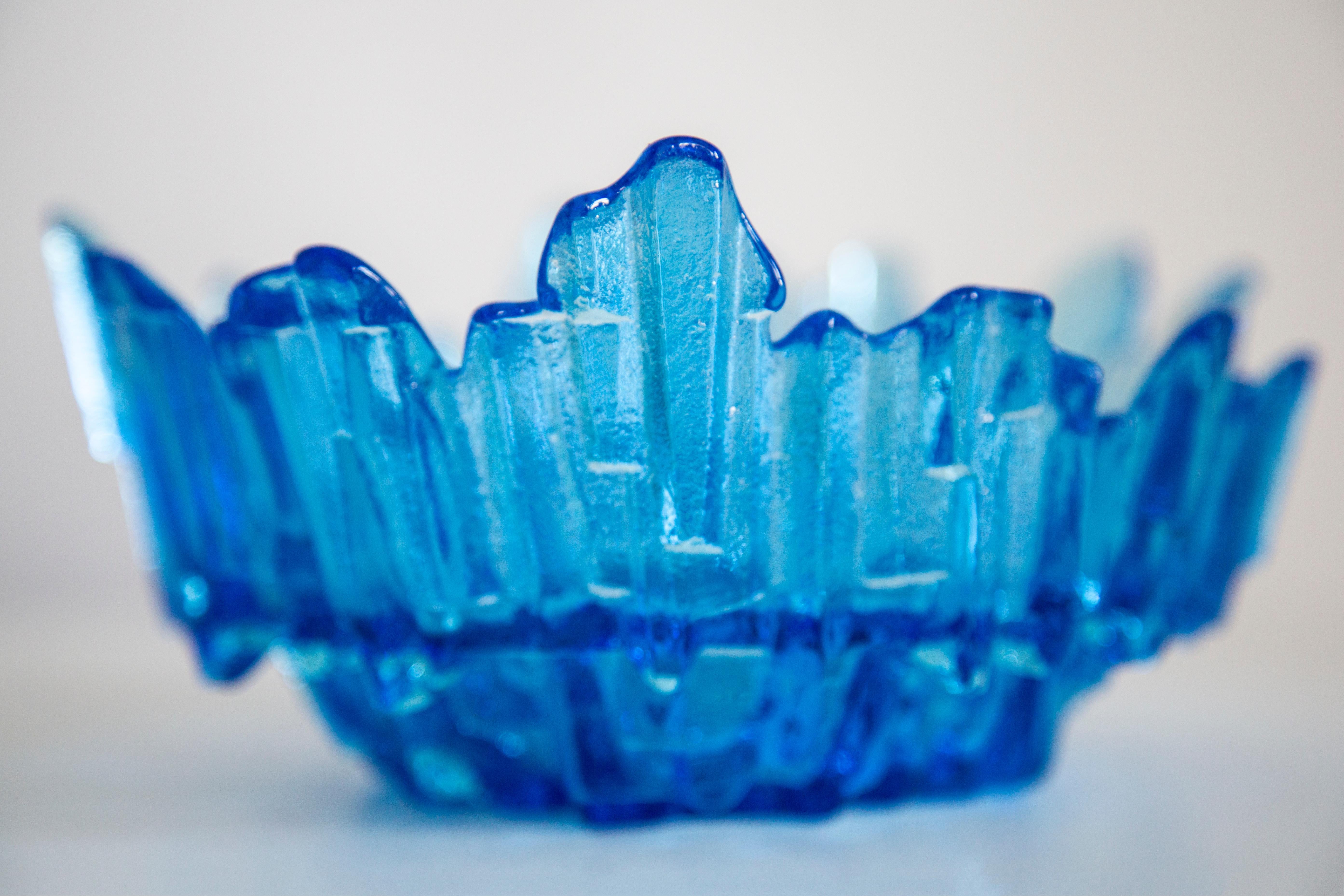 Assiette décorative en verre glacé bleu clair, Italie, années 1960 en vente 5