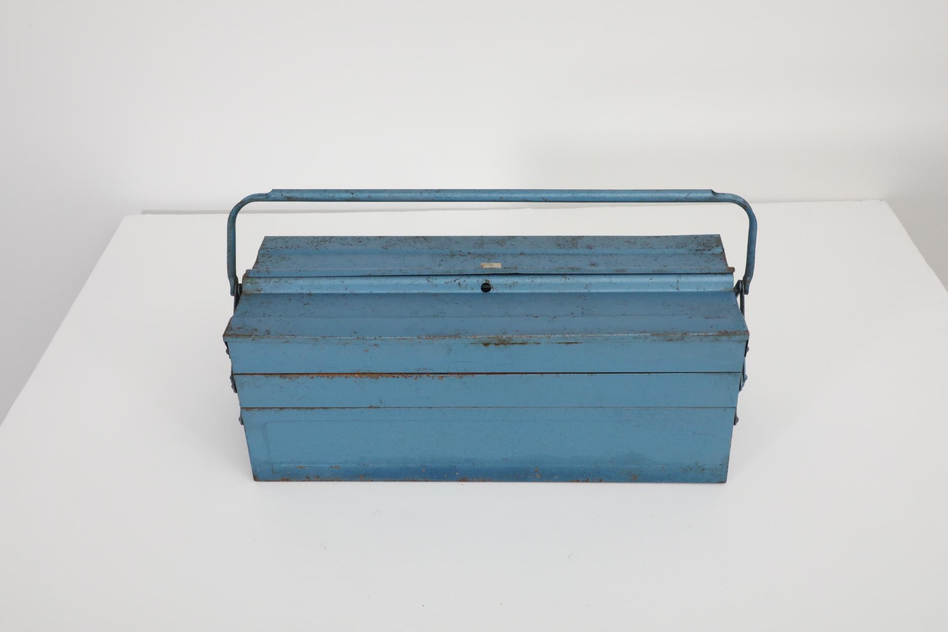 Vintage Light Blue Metal Tool or Tackle Box For Sale 2