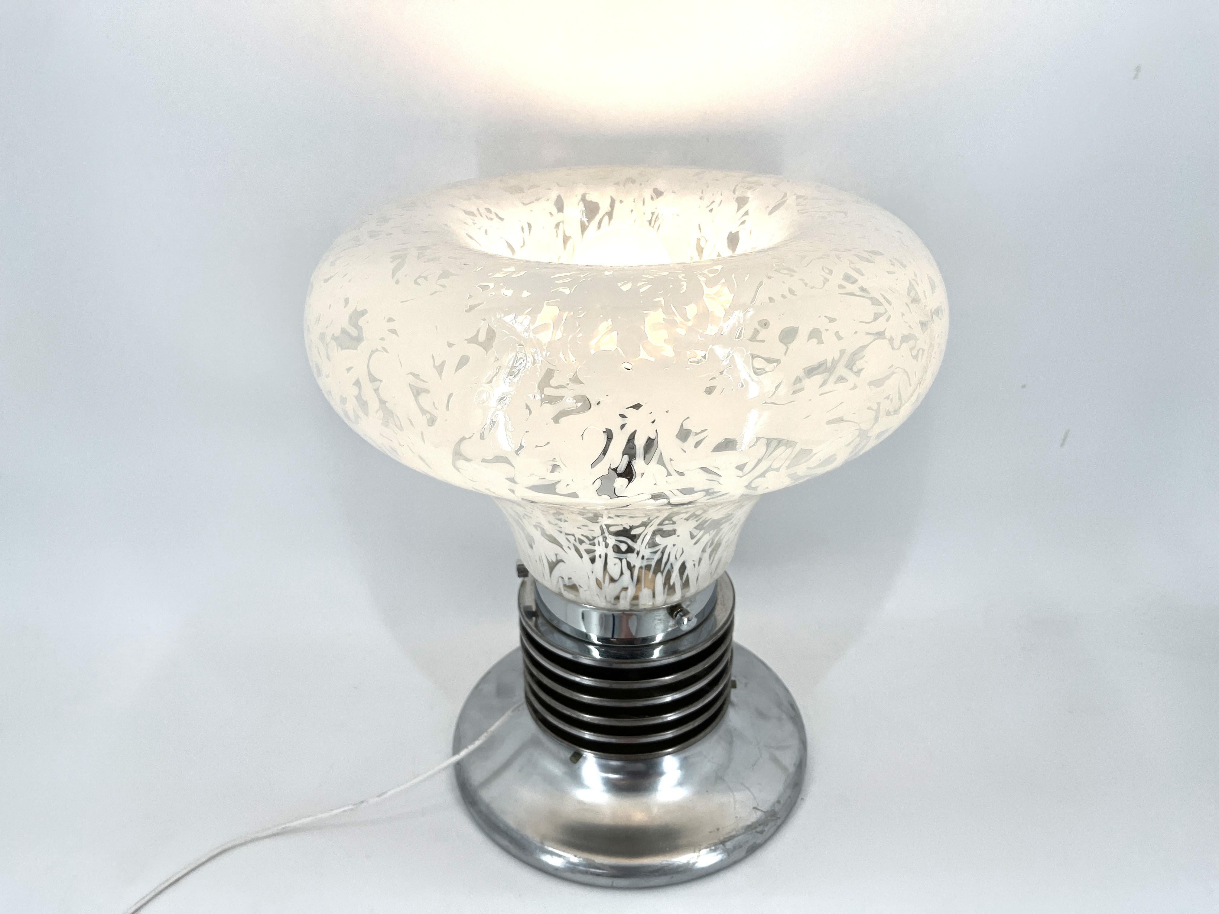 Vintage 'light bulb' table lamp by Mazzega, 1960s en vente 3