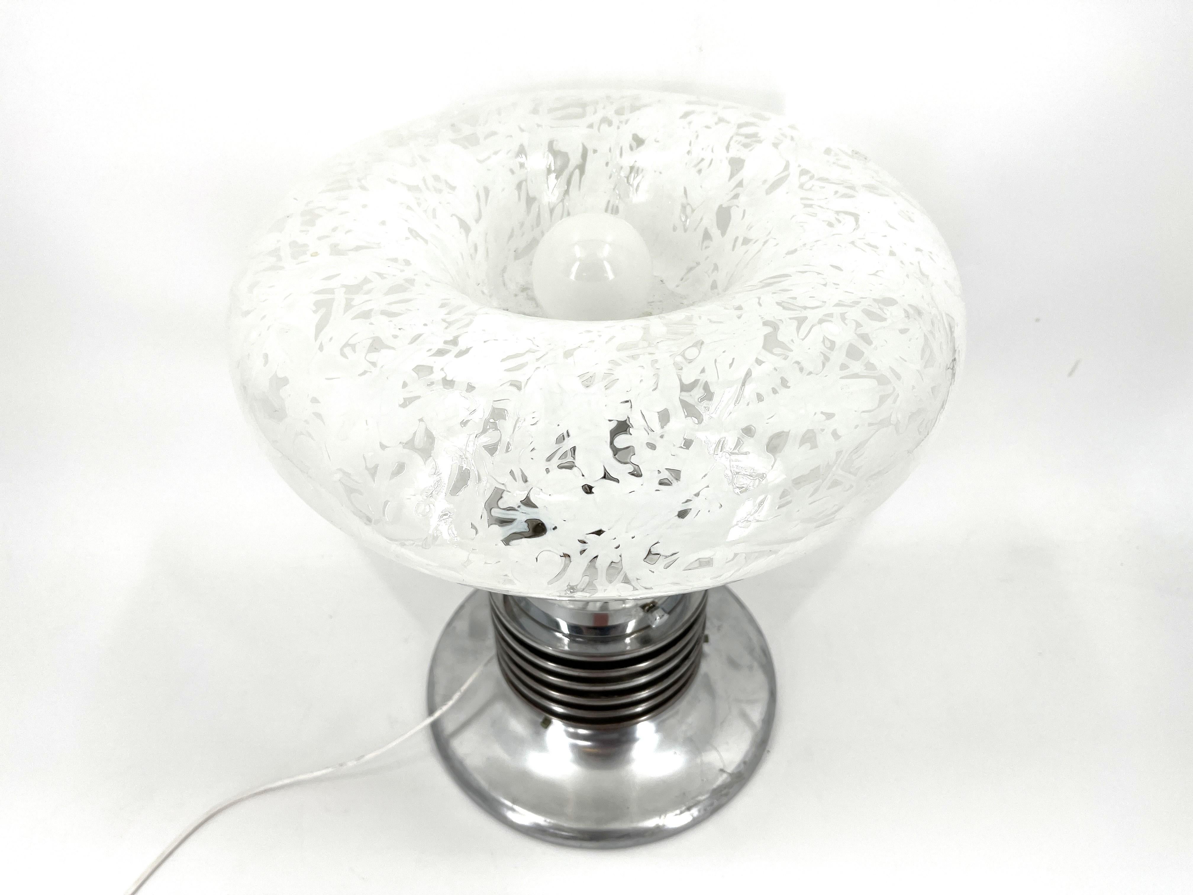 Vintage 'light bulb' table lamp by Mazzega, 1960s Bon état - En vente à Leuven, Vlaams Gewest