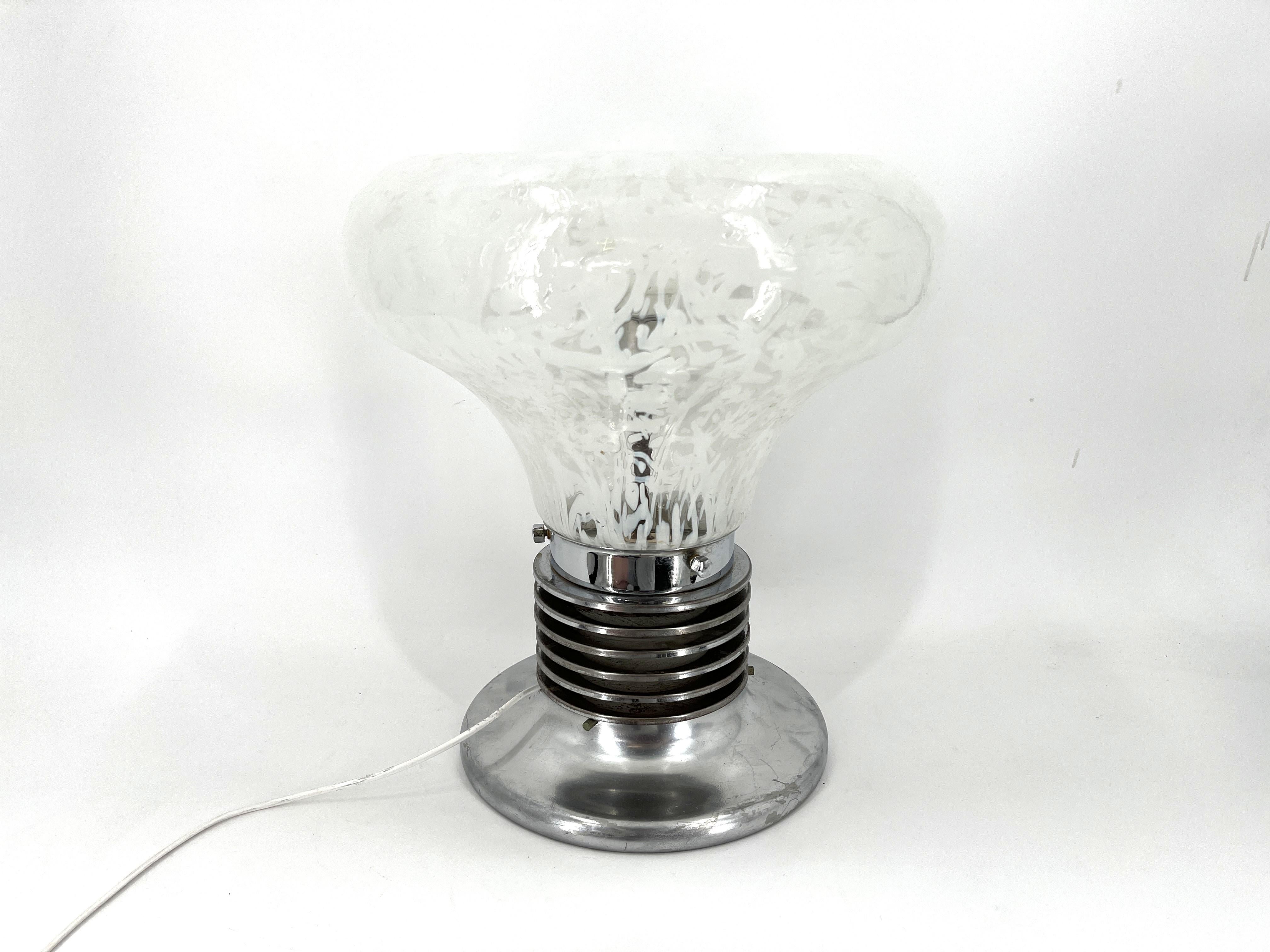 Verre de Murano Vintage 'light bulb' table lamp by Mazzega, 1960s en vente