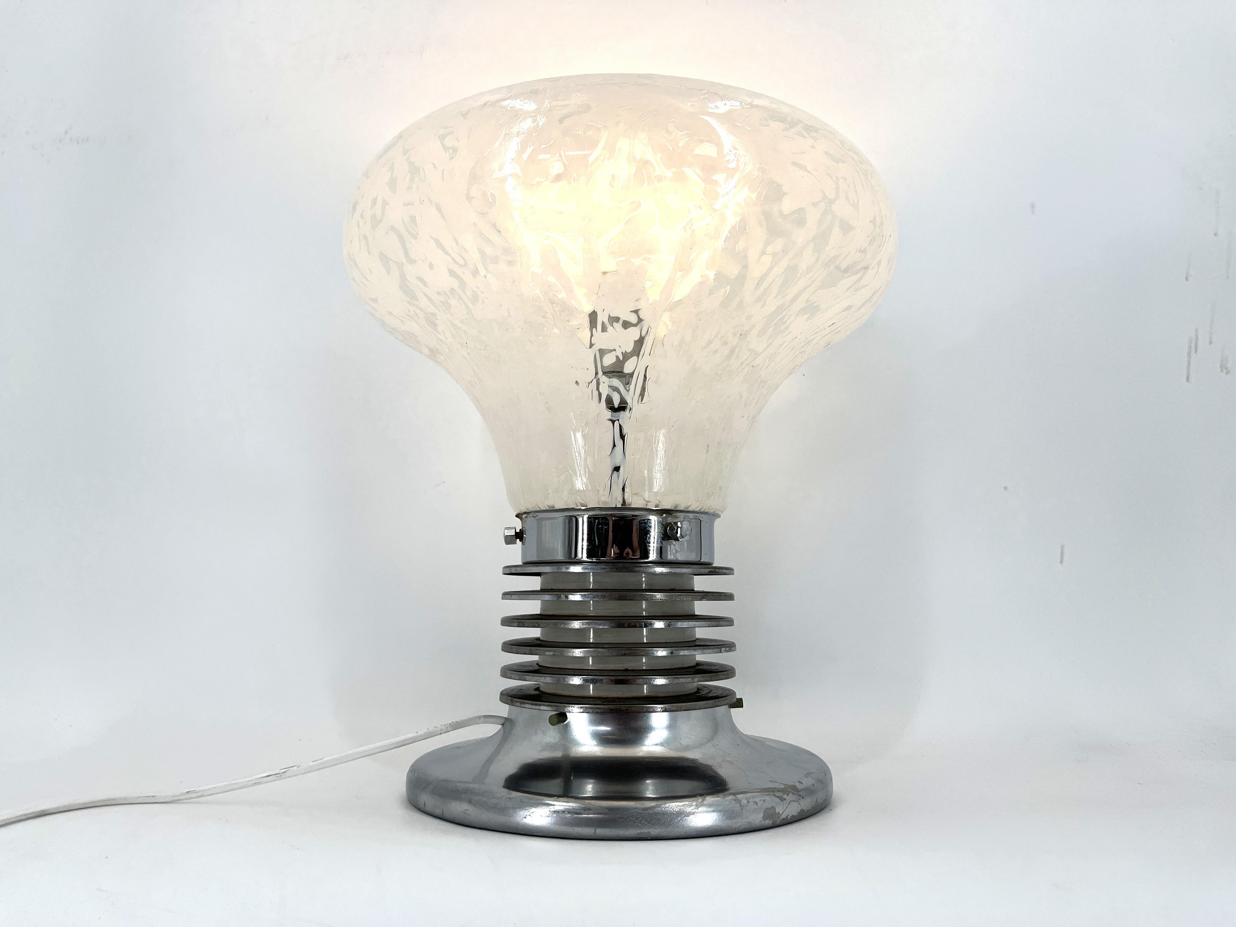 Vintage 'light bulb' table lamp by Mazzega, 1960s en vente 2