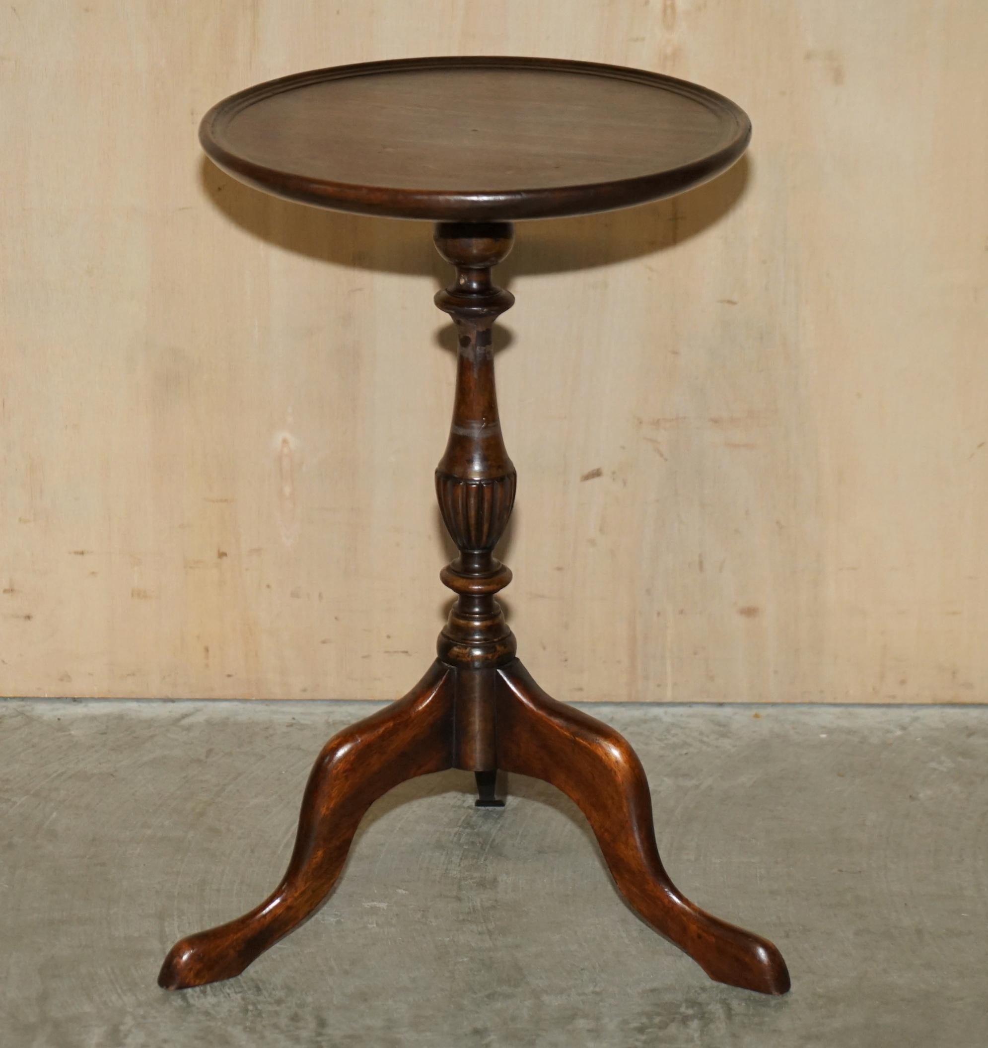 High Victorian Vintage Light Hardwood with Sculpted Legs Tripod Lamp Side End Wine Table For Sale