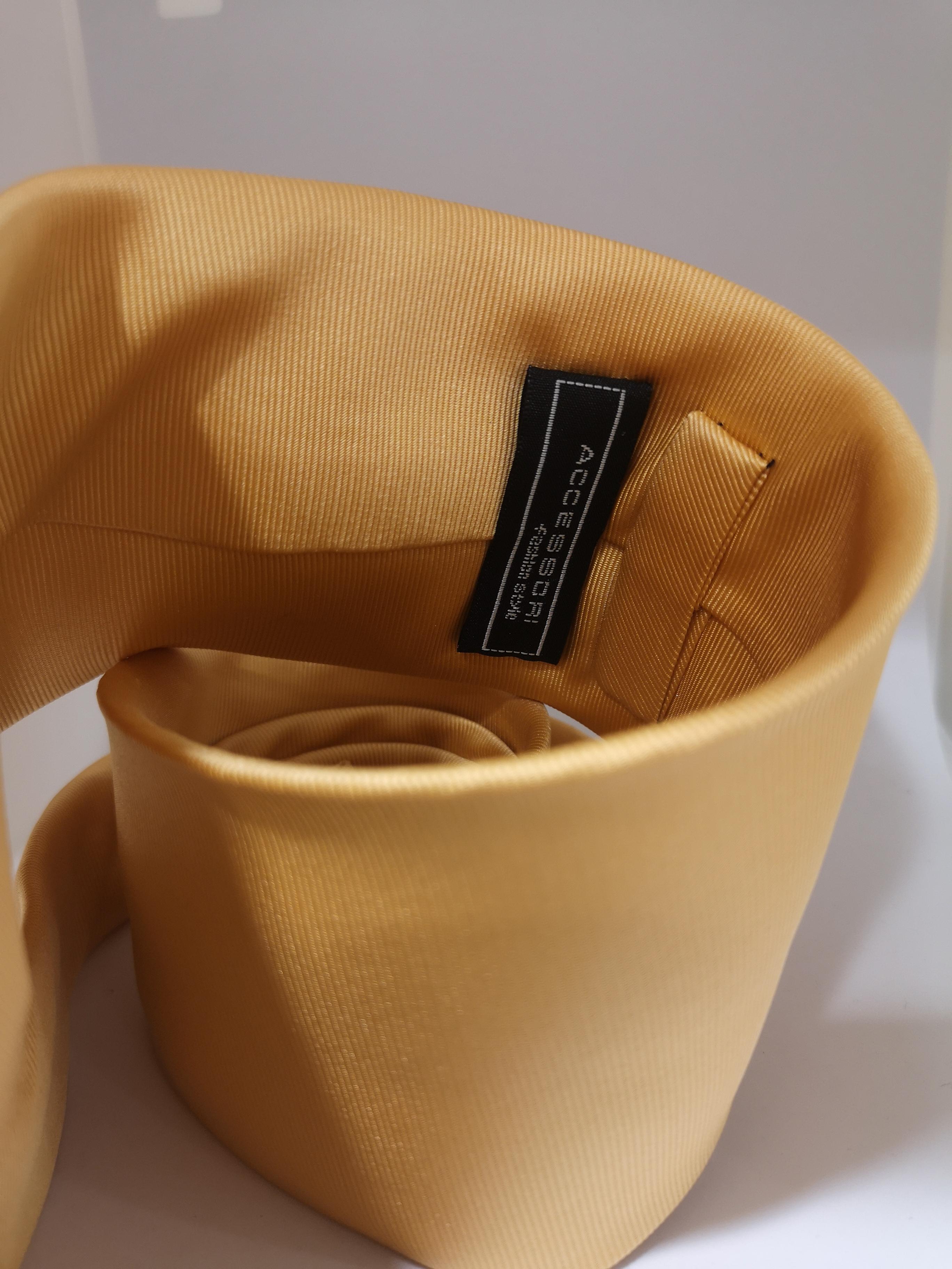 Vintage light orange silk tie In Good Condition In Capri, IT