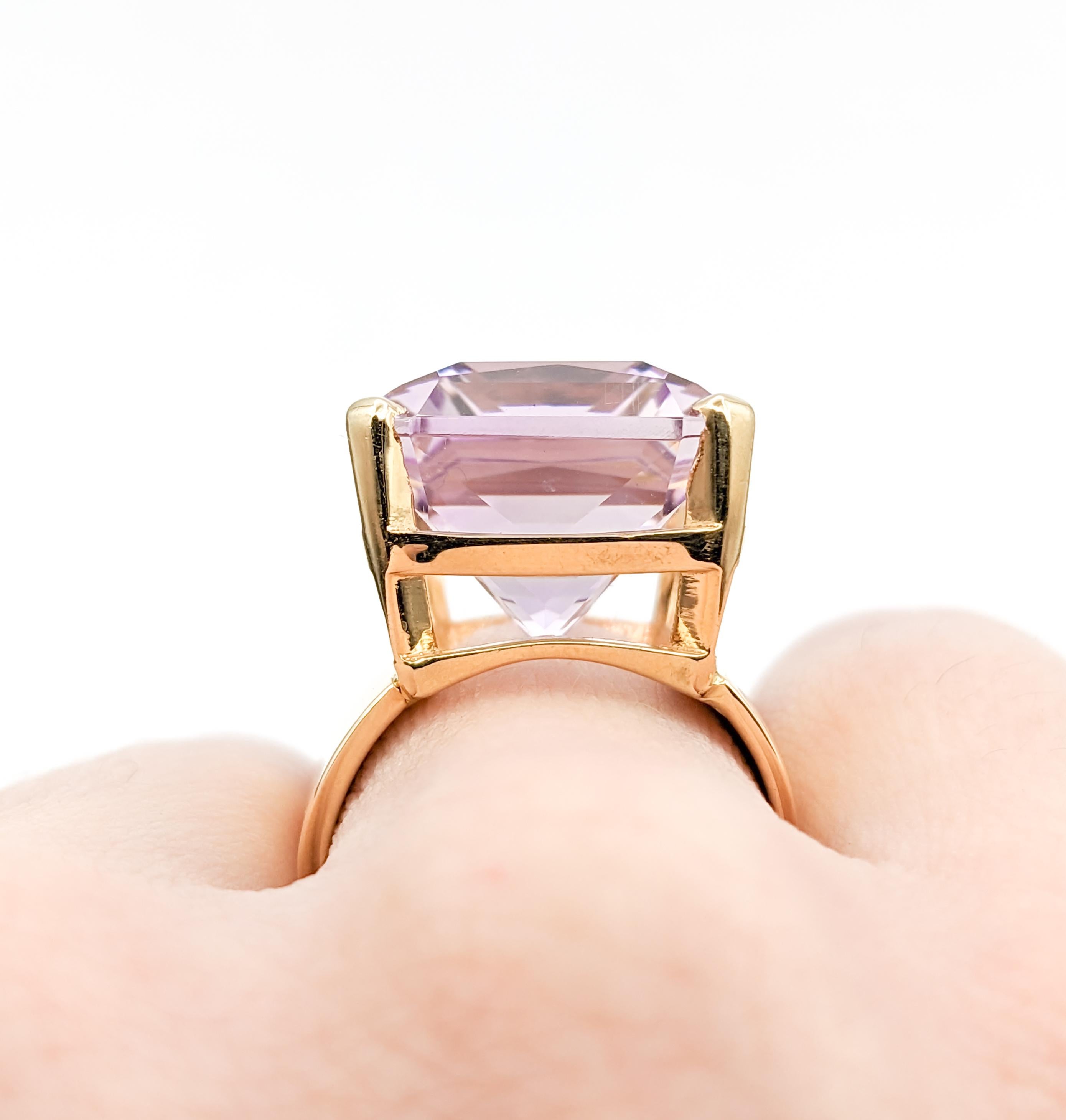 Women's Vintage Light Purple Amethyst Cocktail Ring in Gold For Sale