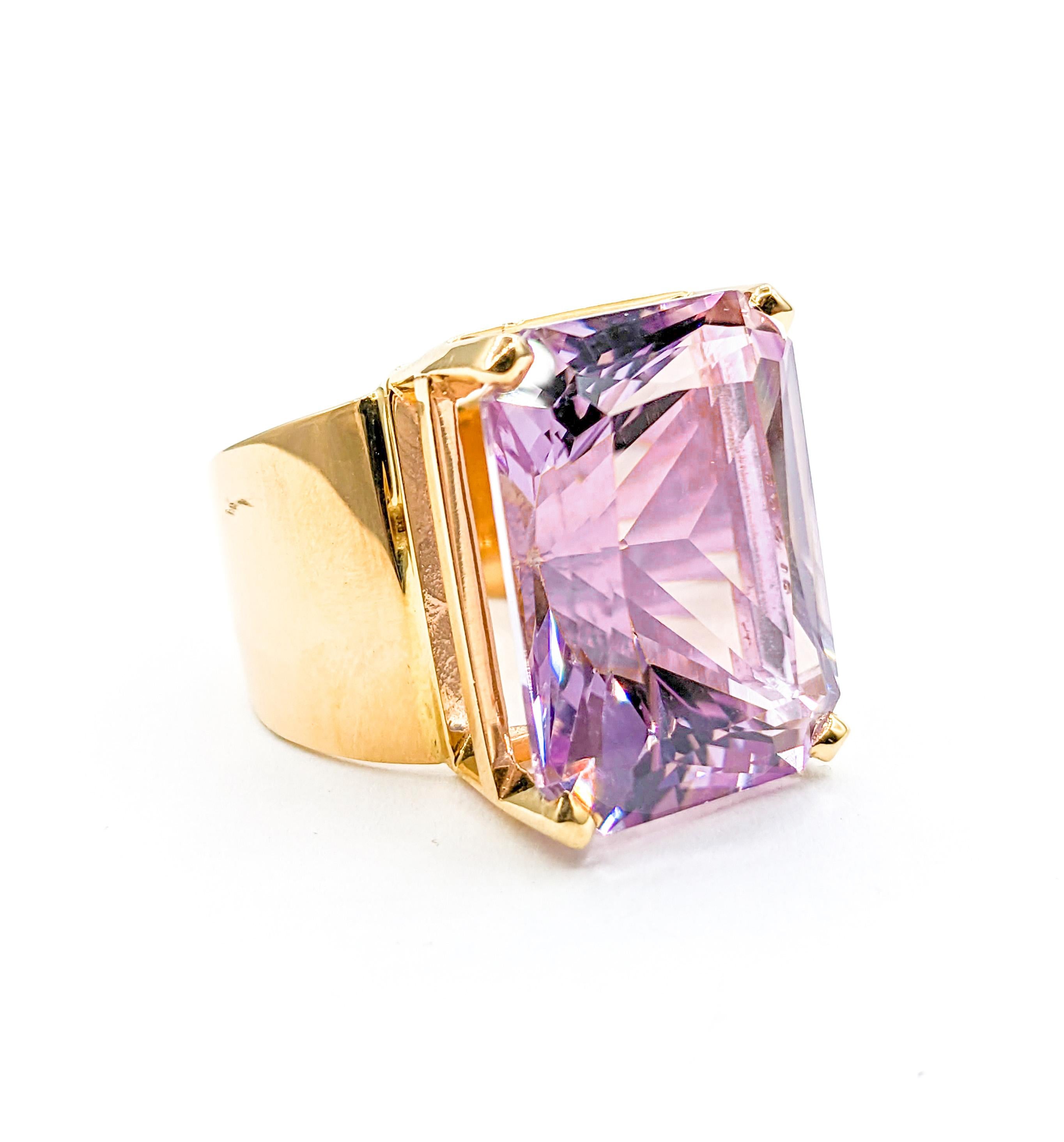 Vintage Light Purple Amethyst Cocktail Ring in Gold For Sale 2