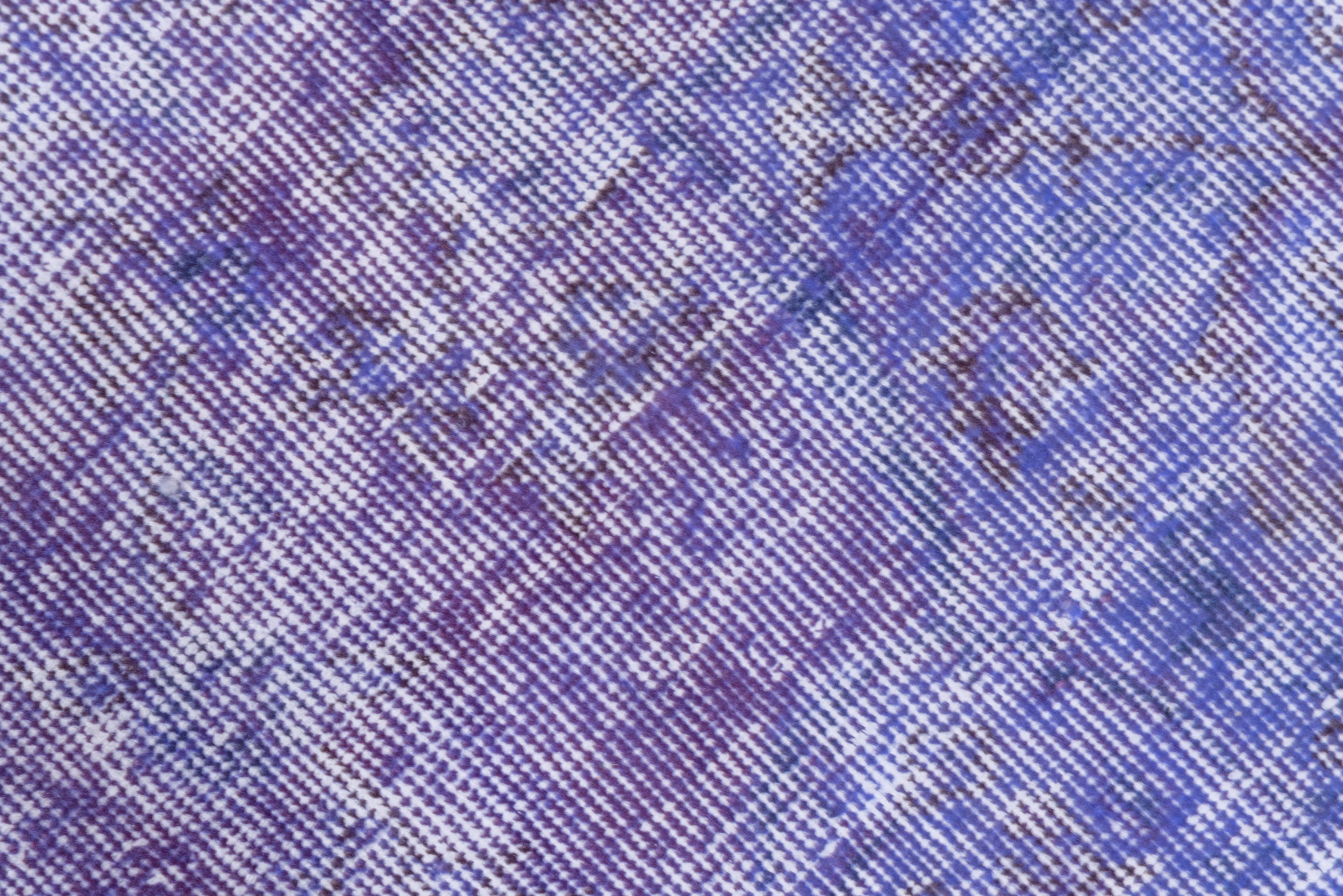 Annodato a mano Tappeto Sparta vintage sovratinto in viola chiaro in vendita