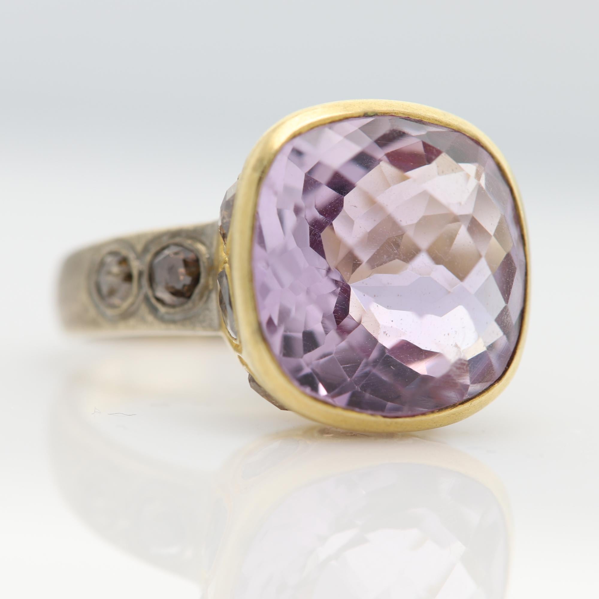 Women's Vintage Light Purple Ring Amethyst Cushion 13 Carat 18 Karat Two Tone Gold For Sale