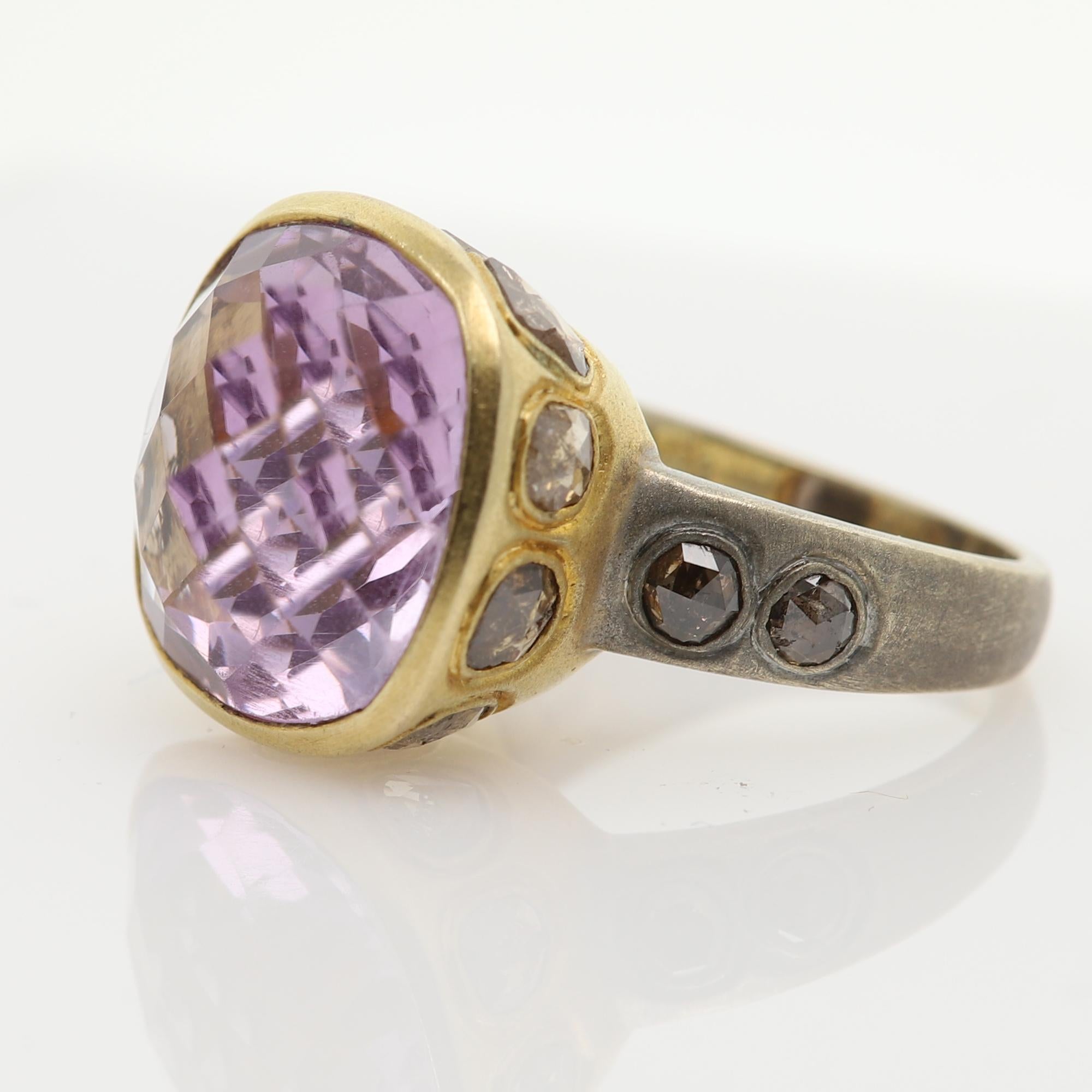 Vintage Light Purple Ring Amethyst Cushion 13 Carat 18 Karat Two Tone Gold For Sale 1