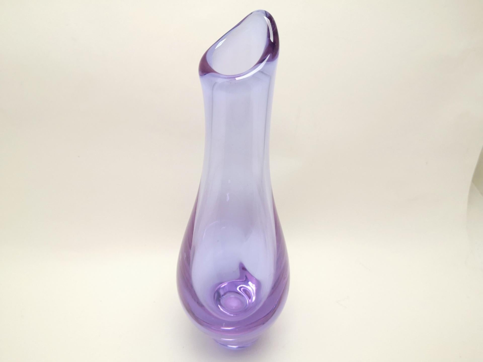 Vintage Lilac Glass Vase, 1960s For Sale 1