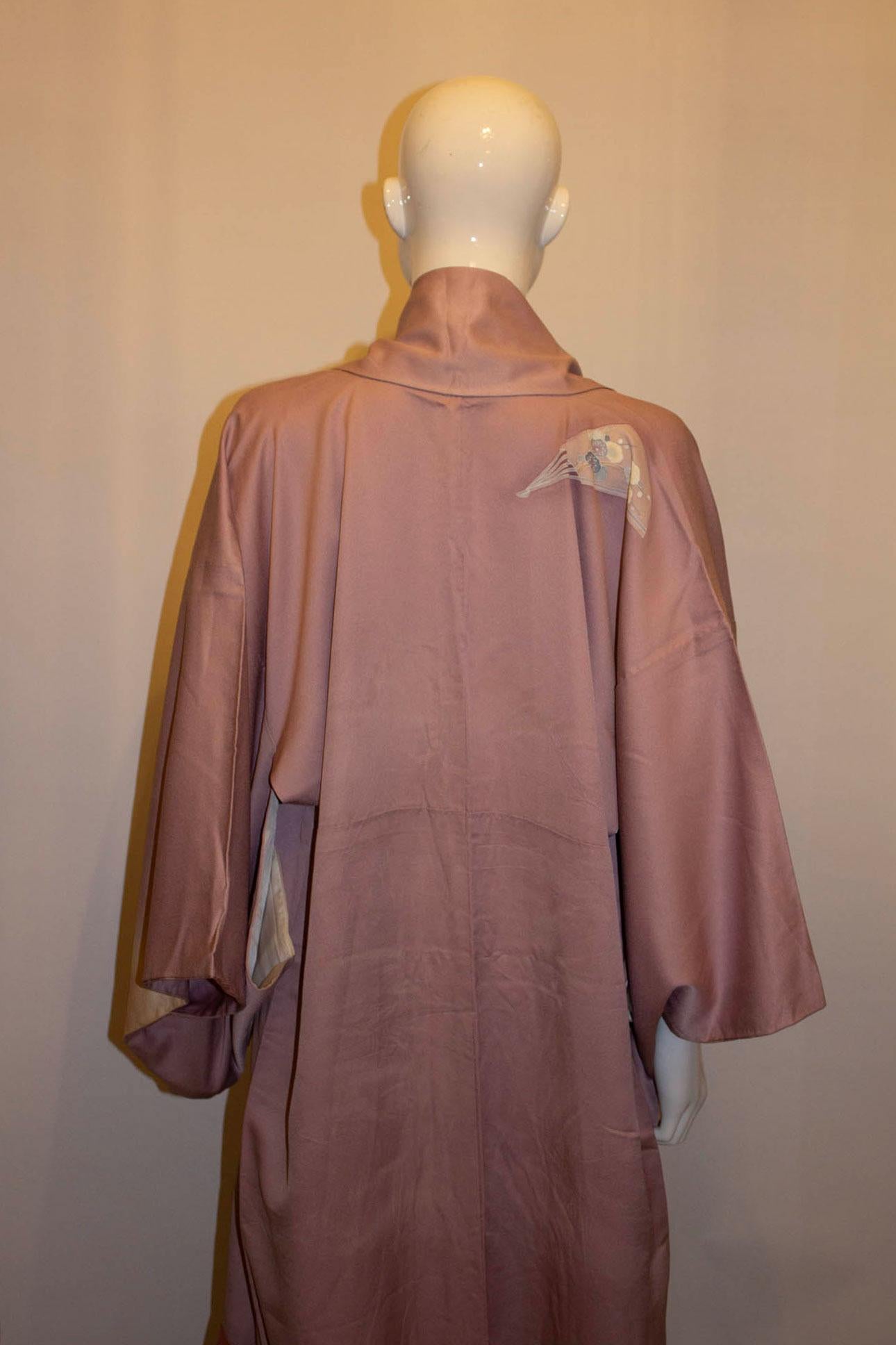 Vintage Lilac Kimono In Good Condition For Sale In London, GB