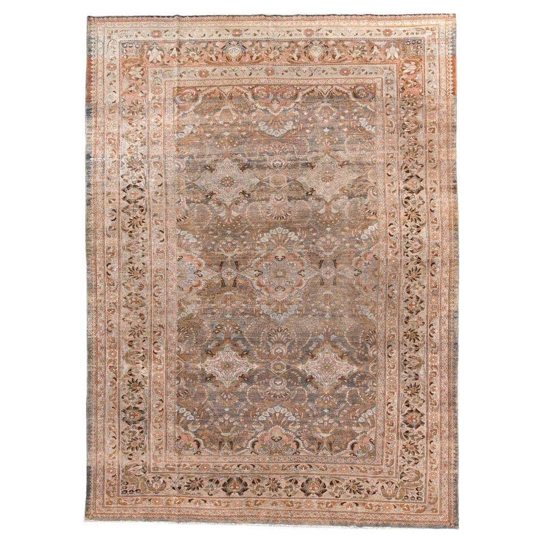 Alfombra Lillian Vintage con Campo de Pizarra y Borde de Palmetas