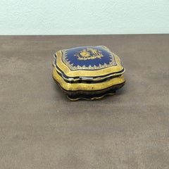 HOLIDAY GIFT - Vintage Limoges 22k Gold Porcelain Trinket Box, Courtesan Scene