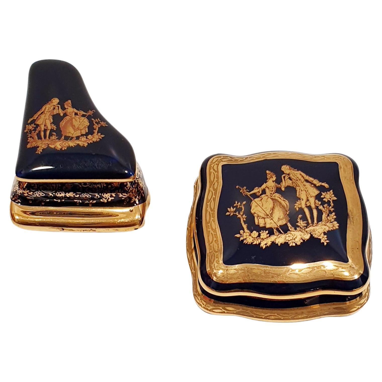 Boîtes à bijoux vintage en or 22 carats représentant une scène de cour de Louis XVI de Limoges en vente