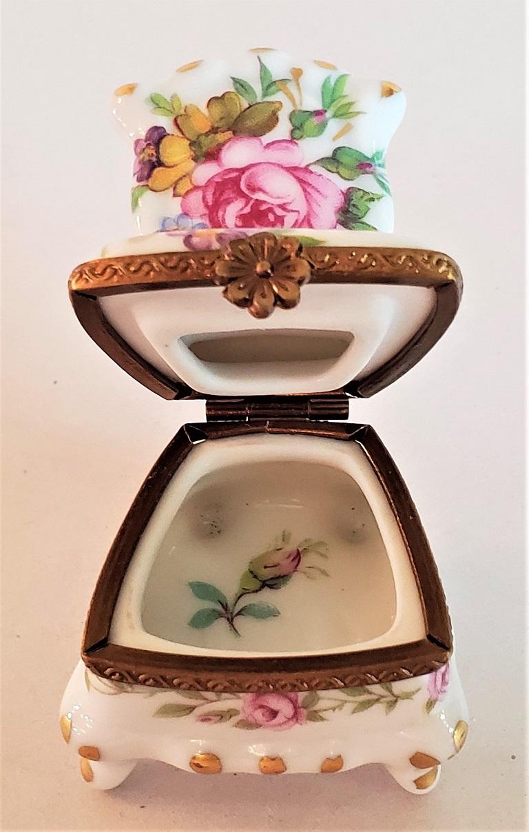 Vintage Limoges Chair Ring Box In Good Condition In Dallas, TX